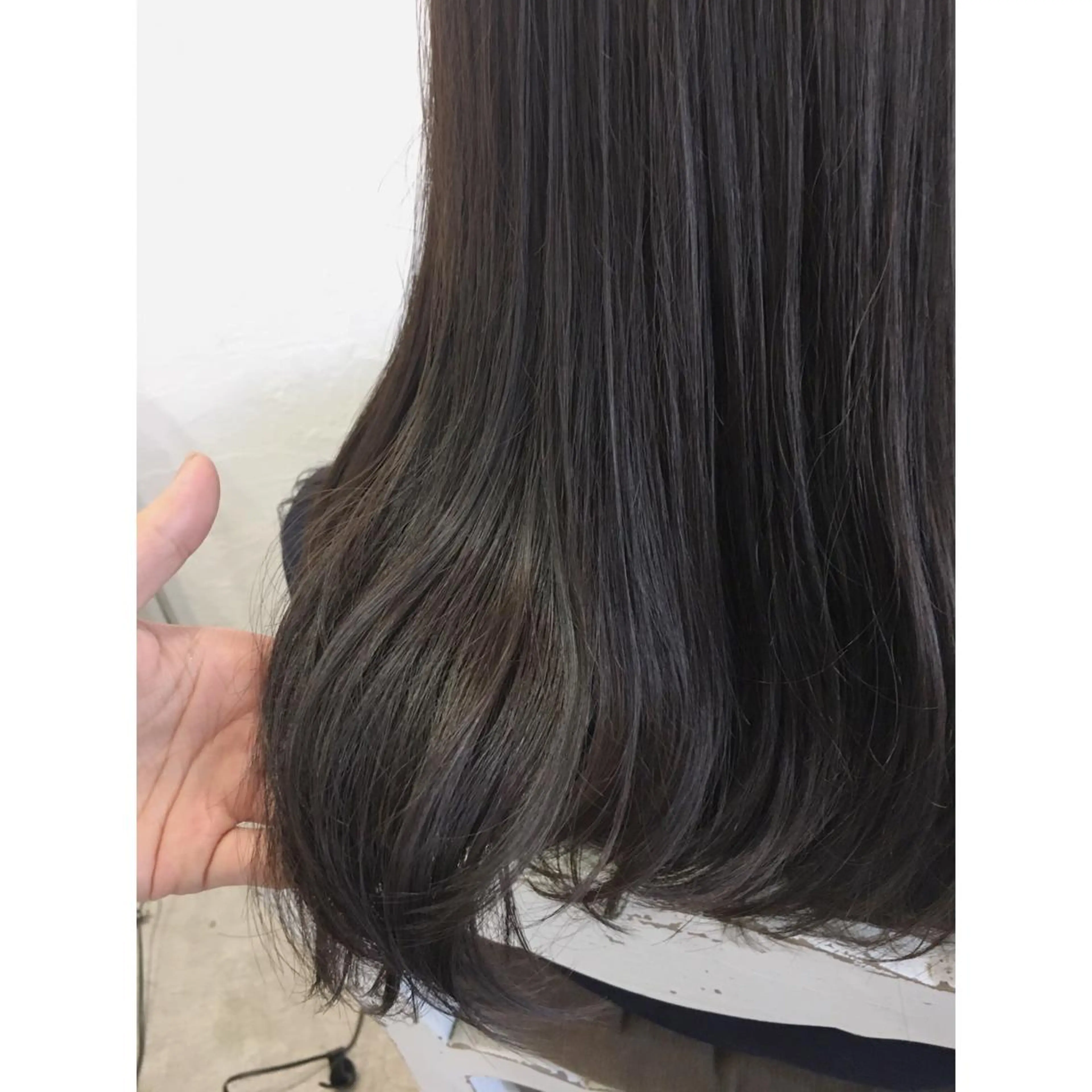 カラー アッシュ イルミナカラー fio マナミのヘアスタイル