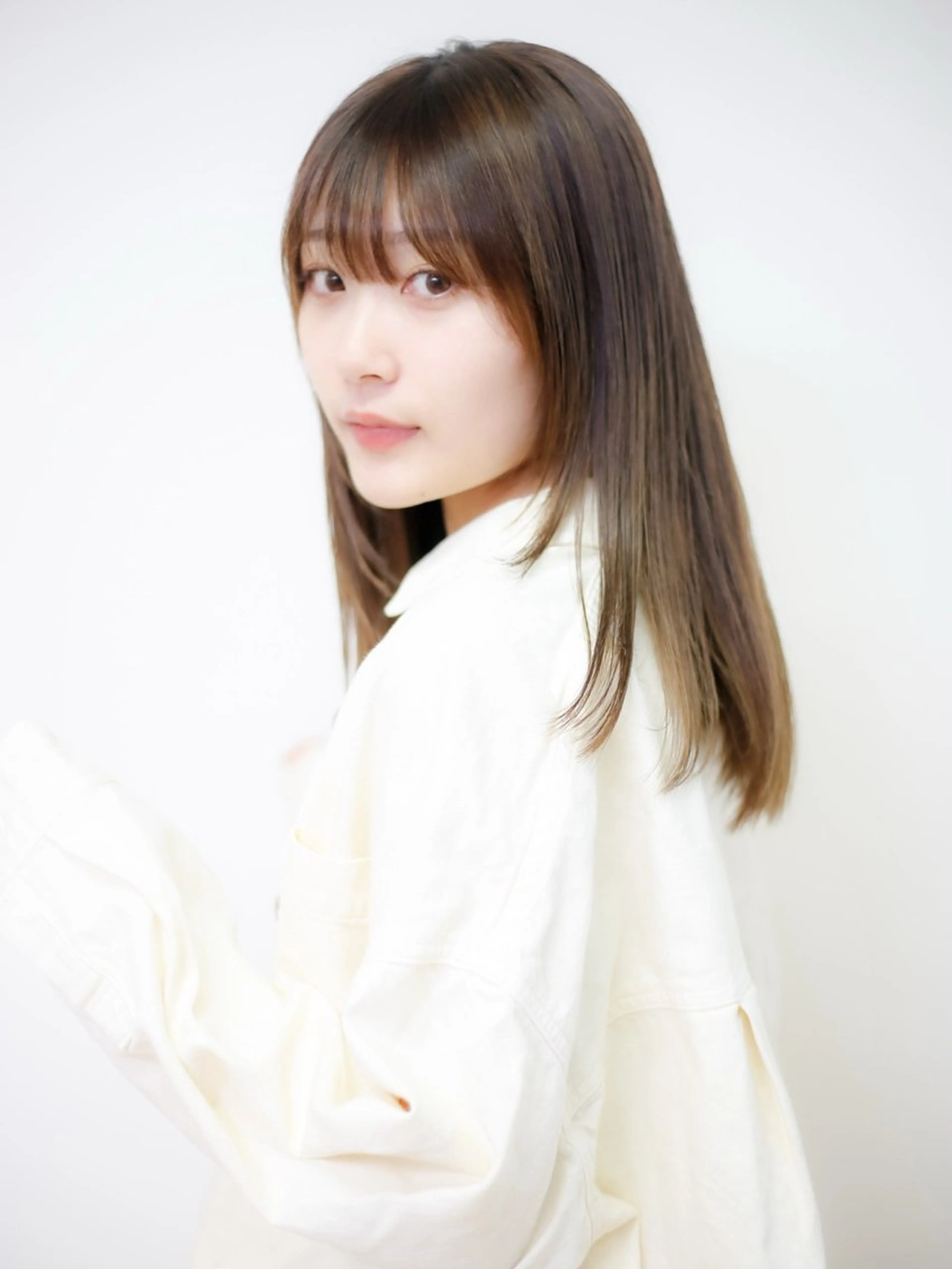 セミロング 🌷BASSA池袋 🌷ミネモモ🍑🤍のヘアスタイル