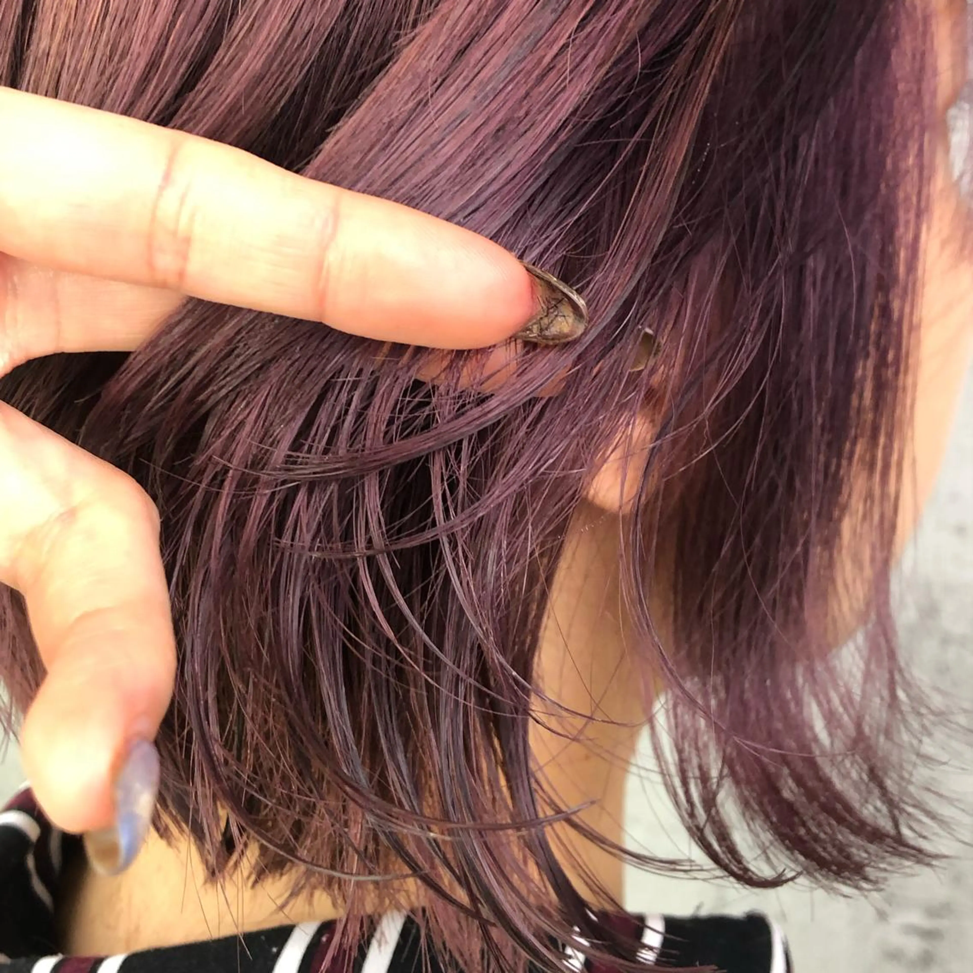ショート カラー ブリーチ イルミナカラー ピンクカラー パープルカラー ベージュ/インナー カラー🤍Rieのヘアスタイル