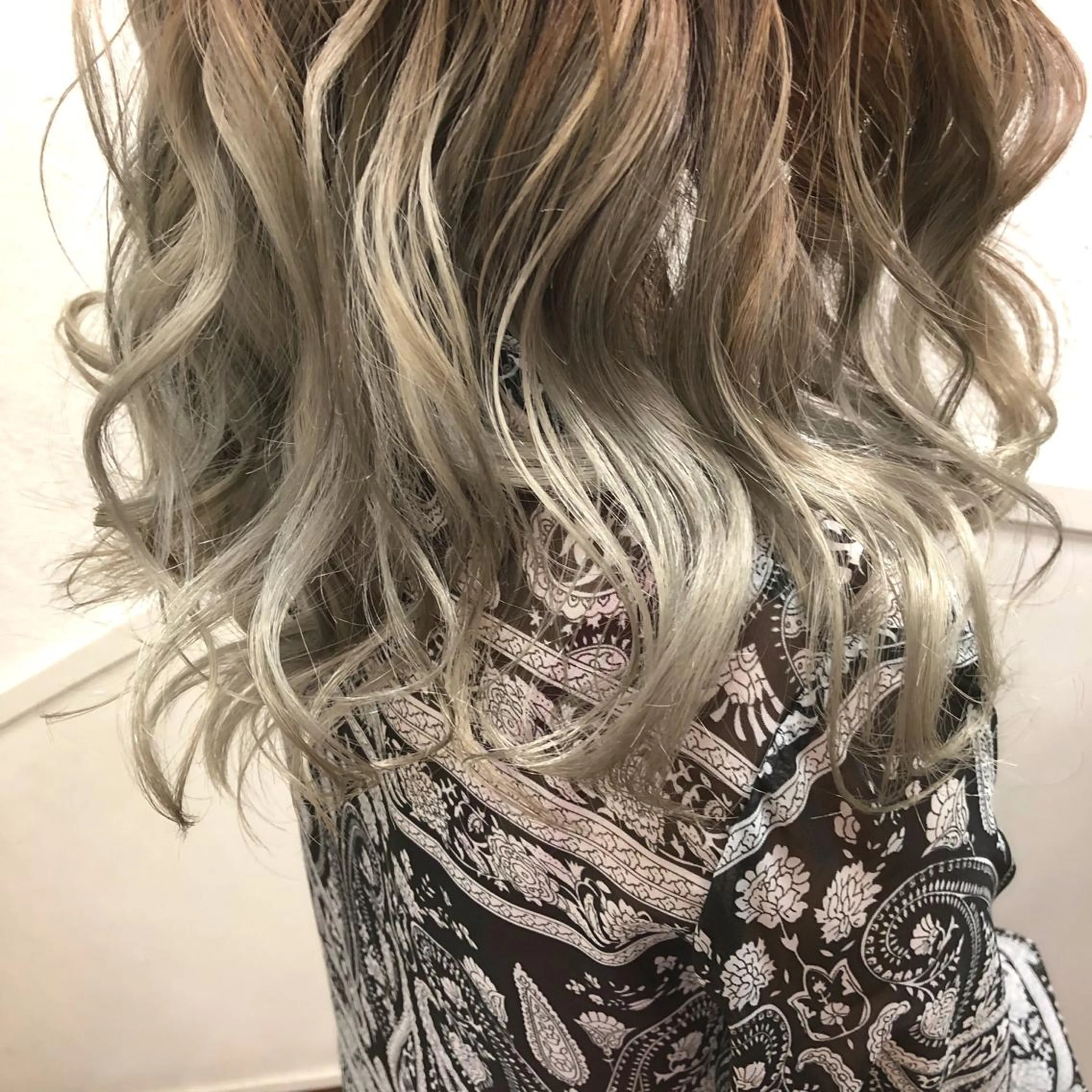 セミロング カラー カット ヘアカラー トリートメント 髪質改善/美髪矯 正ヤマモトハルキのヘアスタイル