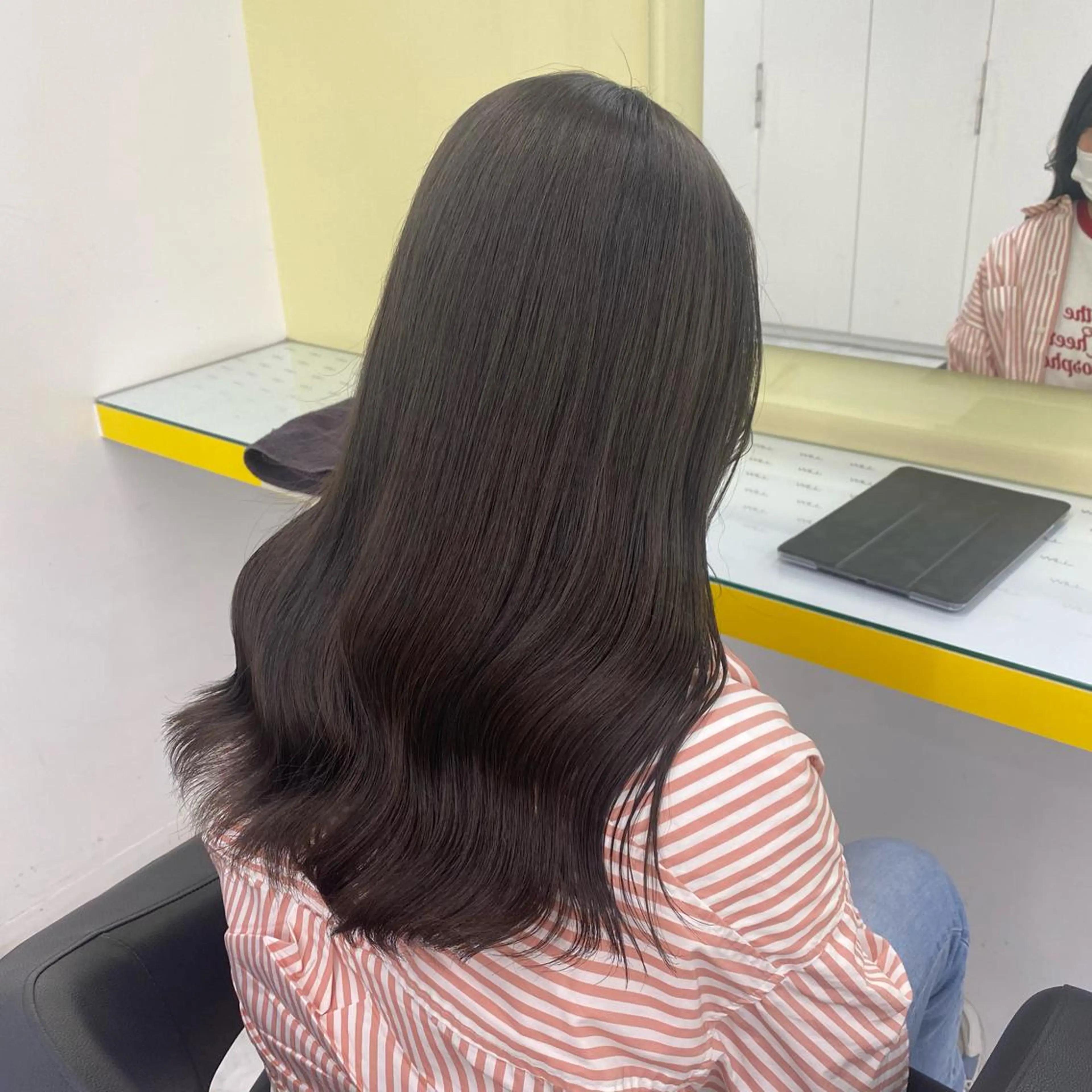 セミロング カラー パーマ ヘアアレンジ メンズ キッズ ネイル マツエク・マツパ アイブロウ メンズブリーチ ブリーチ ブラウンカラー ショコラブラウン ブリーチなしカラー Lumo所属・💖横浜ブリーチなし 💖MIHOのヘアスタイル