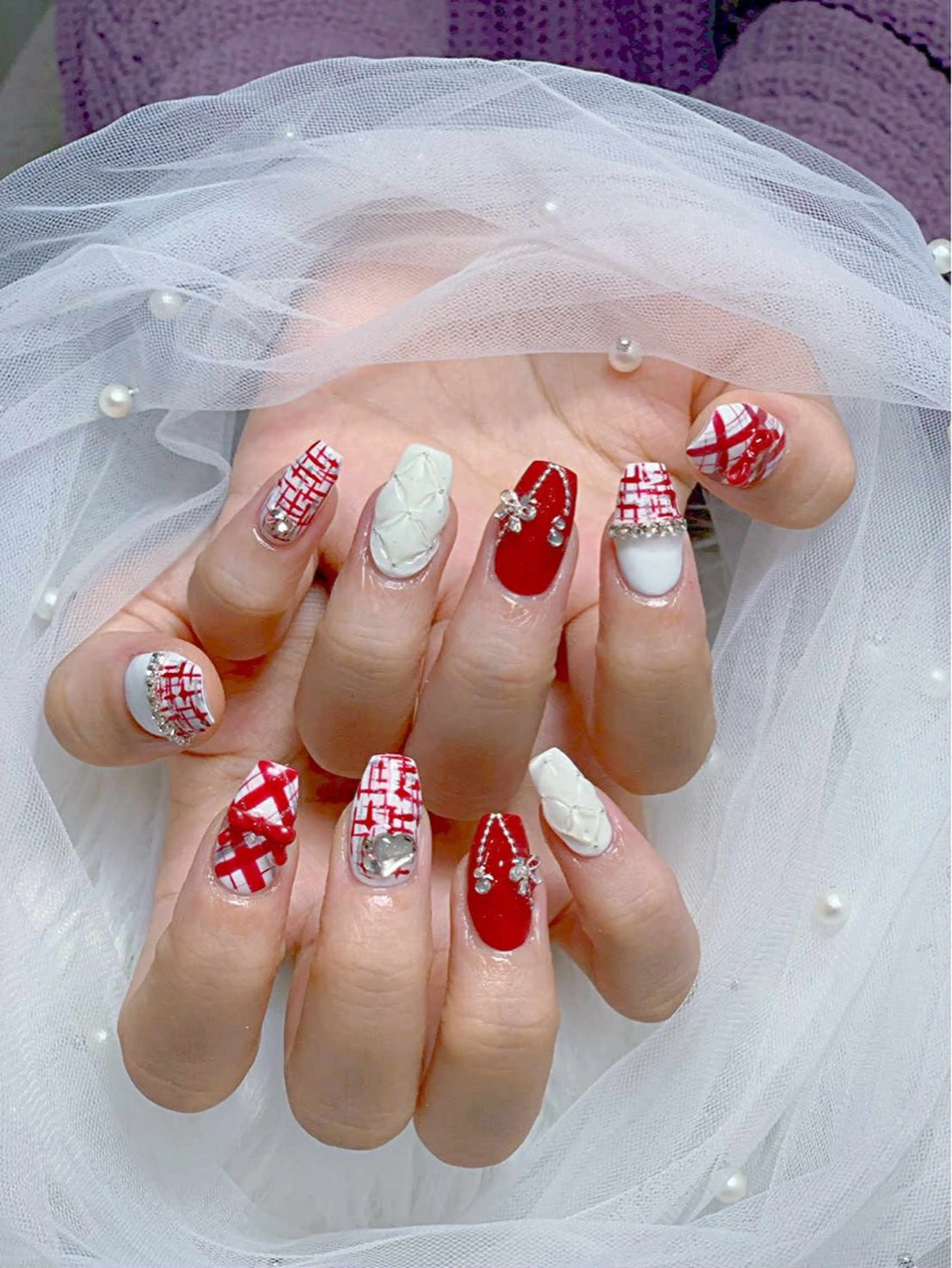 ネイル アートネイル オーロラネイル チークネイル 長さ出し フットネイル ハンドネイル ハンドケア Mio_ Noiranailのネイルデザイン