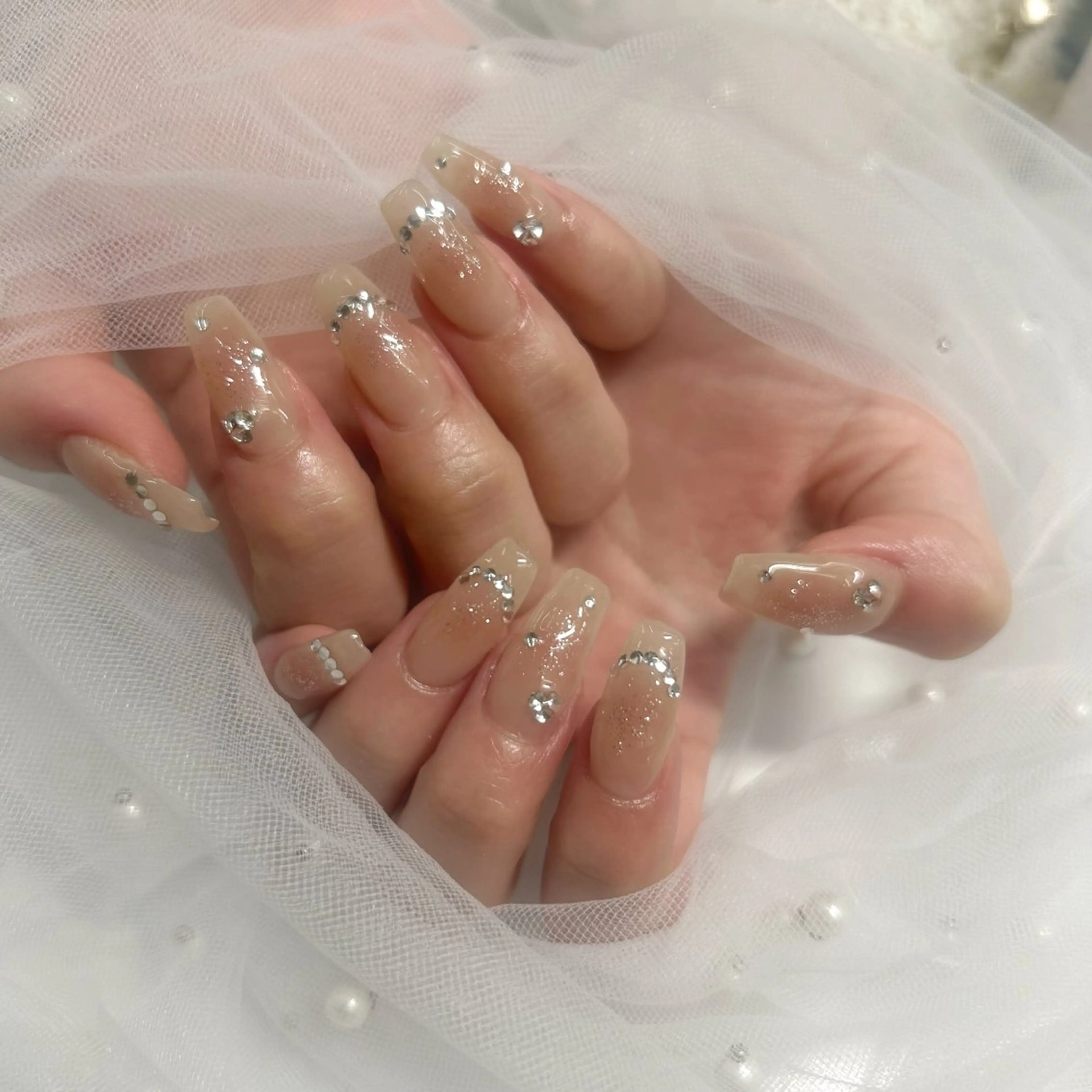 ネイル チークネイル ラメ(グリッター) ワンホンネイル ハンドネイル hinata池袋 🌙WOLTOKYOのネイルデザイン