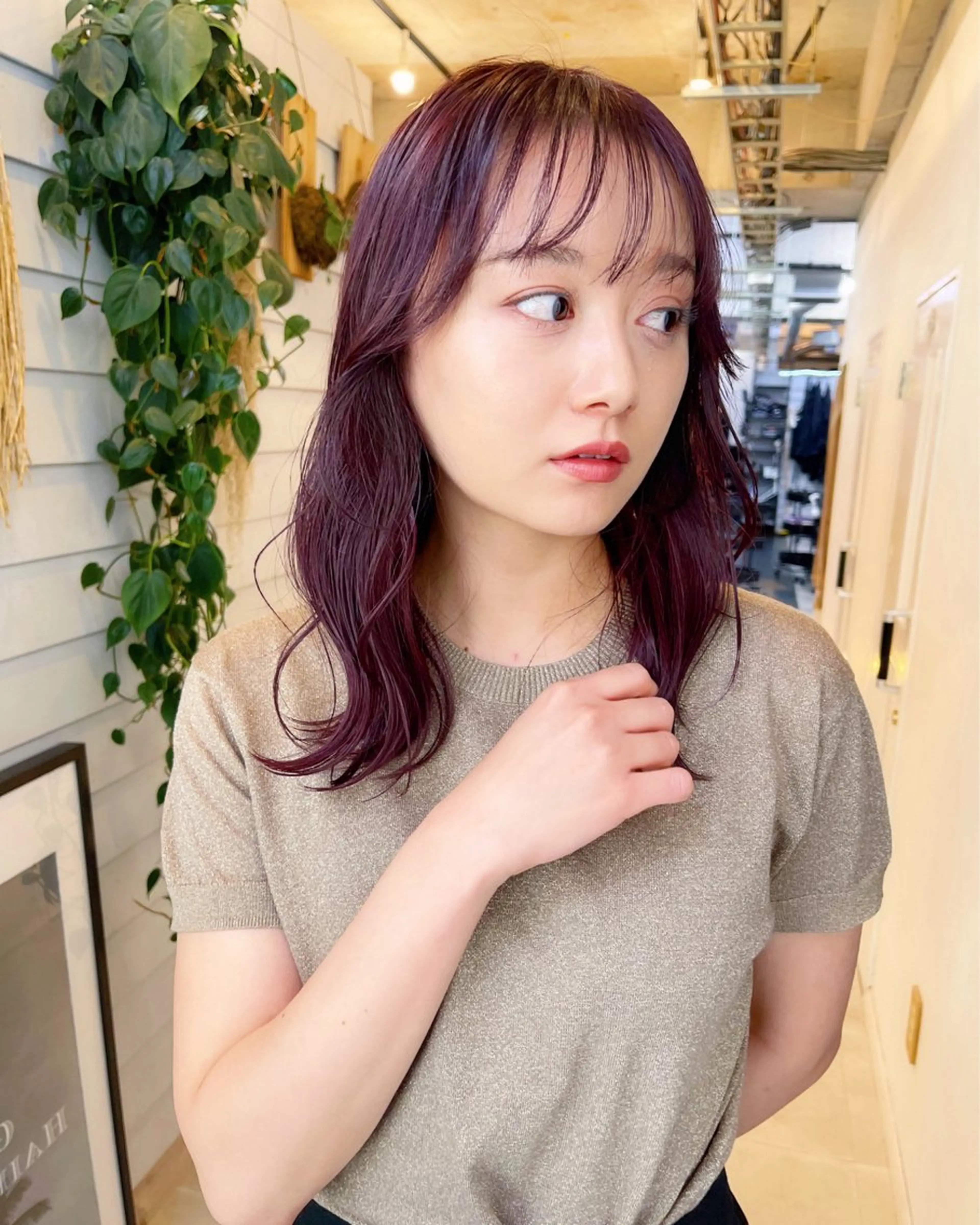 ミディアム カラー ブリーチ ダブルカラー ラベンダーカラー ラベンダーピンク ブリーチなしカラー カット ヘアカラー トリートメント AiM 大名　似合わせカットのヘアスタイル