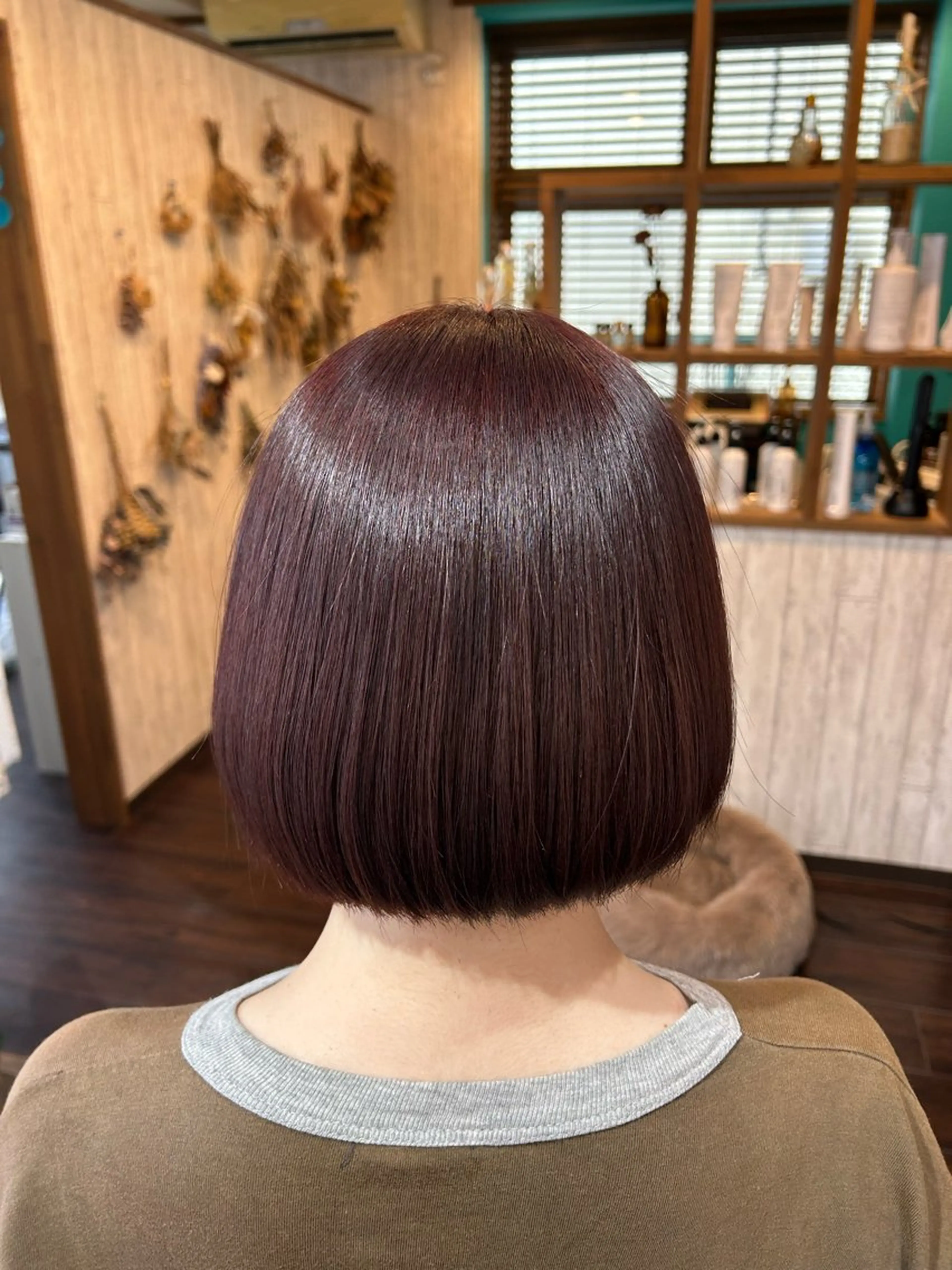 ショート カラー 早坂 さくらのヘアスタイル