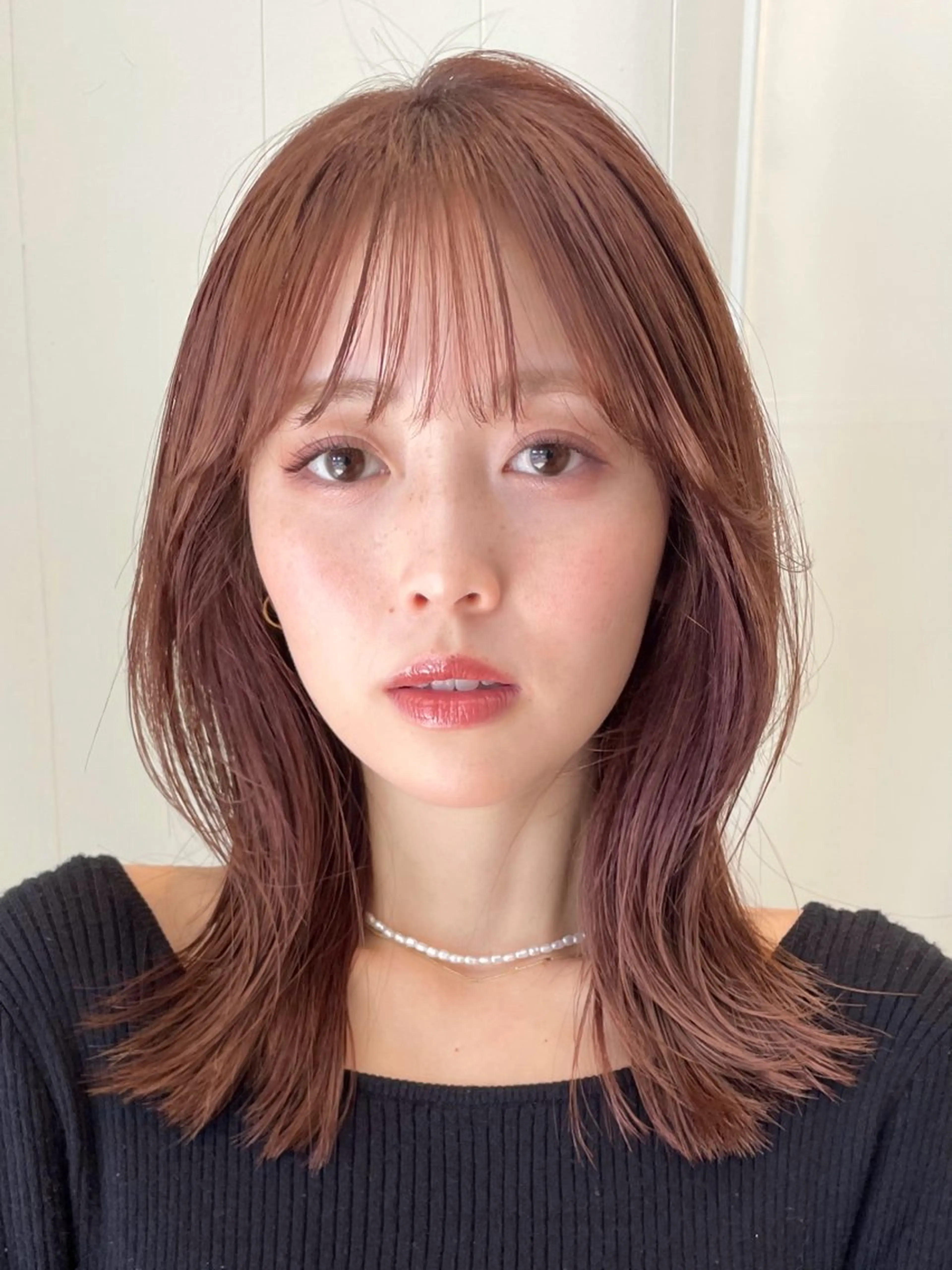 ミディアム カラー ベージュカラー くびれヘア シースルーバング OAK 学芸大学所属・秋葉萌　透明感カラー /レイヤー/ボブ♡のヘアスタイル