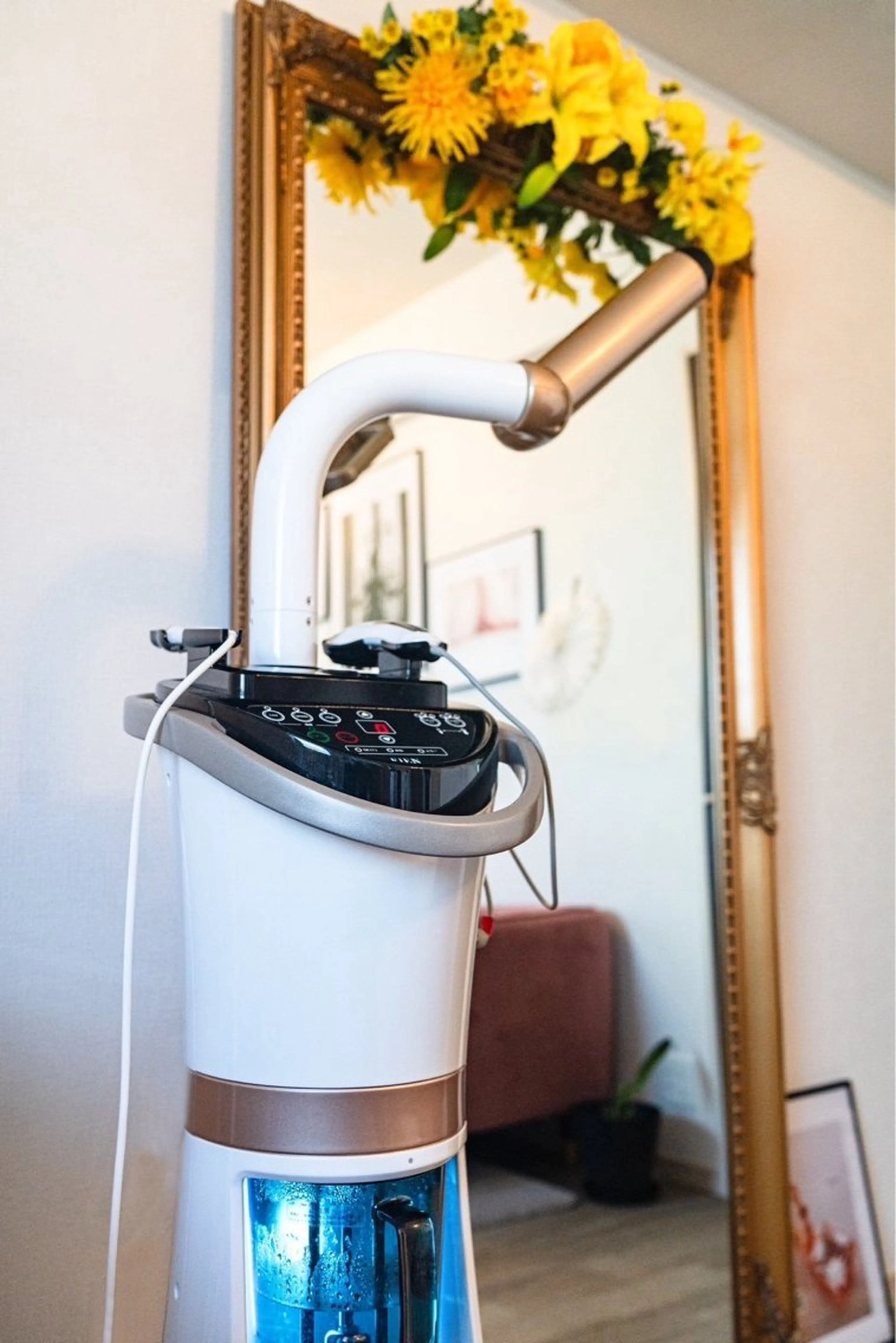 【平日の極上時間限定】平日だけの特別体験 ニキビケア&毛穴美肌ピールフェイシャルの写真