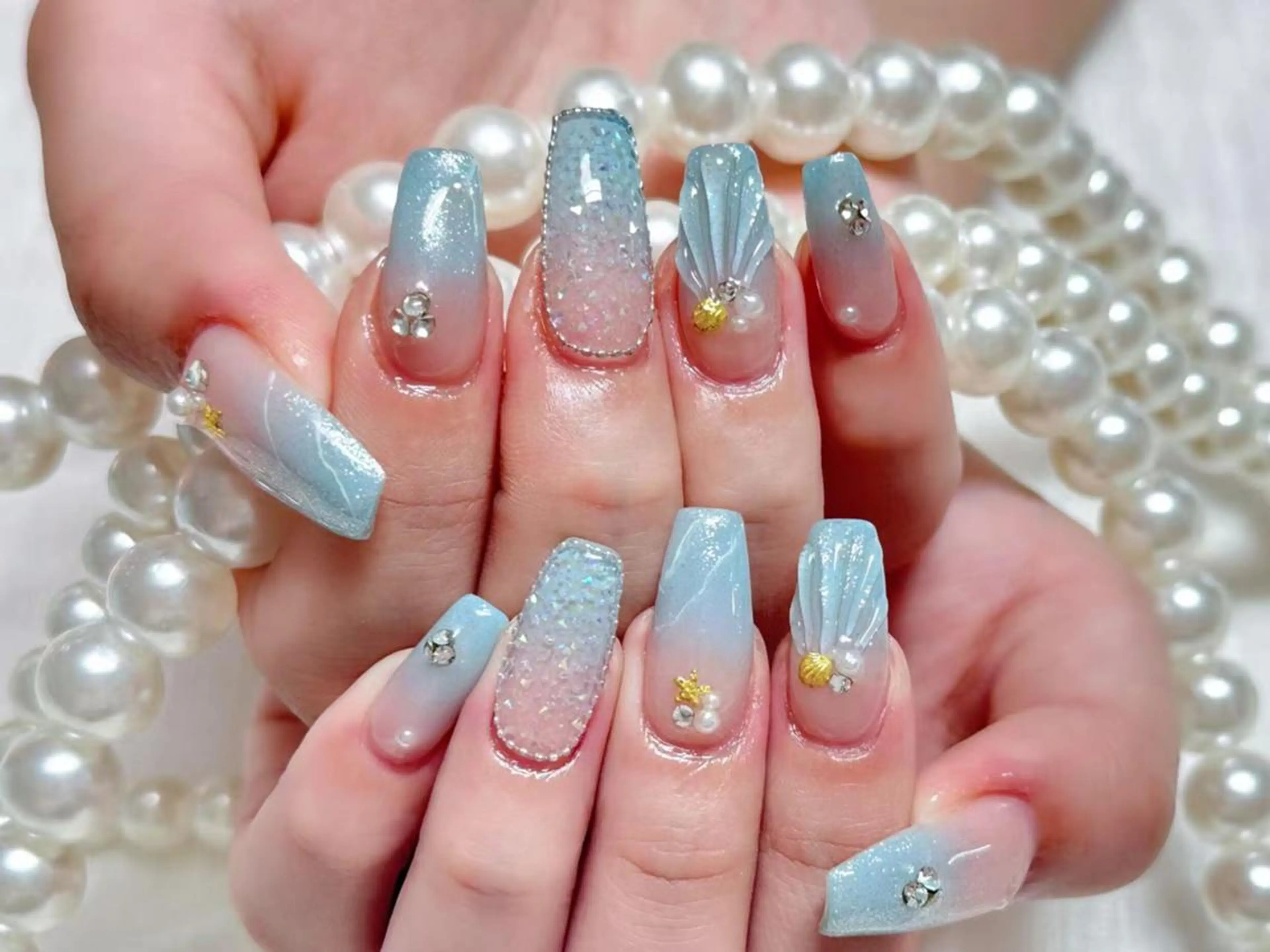 ネイル アートネイル クリアネイル 成人式 長さ出し フラッシュネイル Ru na🍳のネイルデザイン