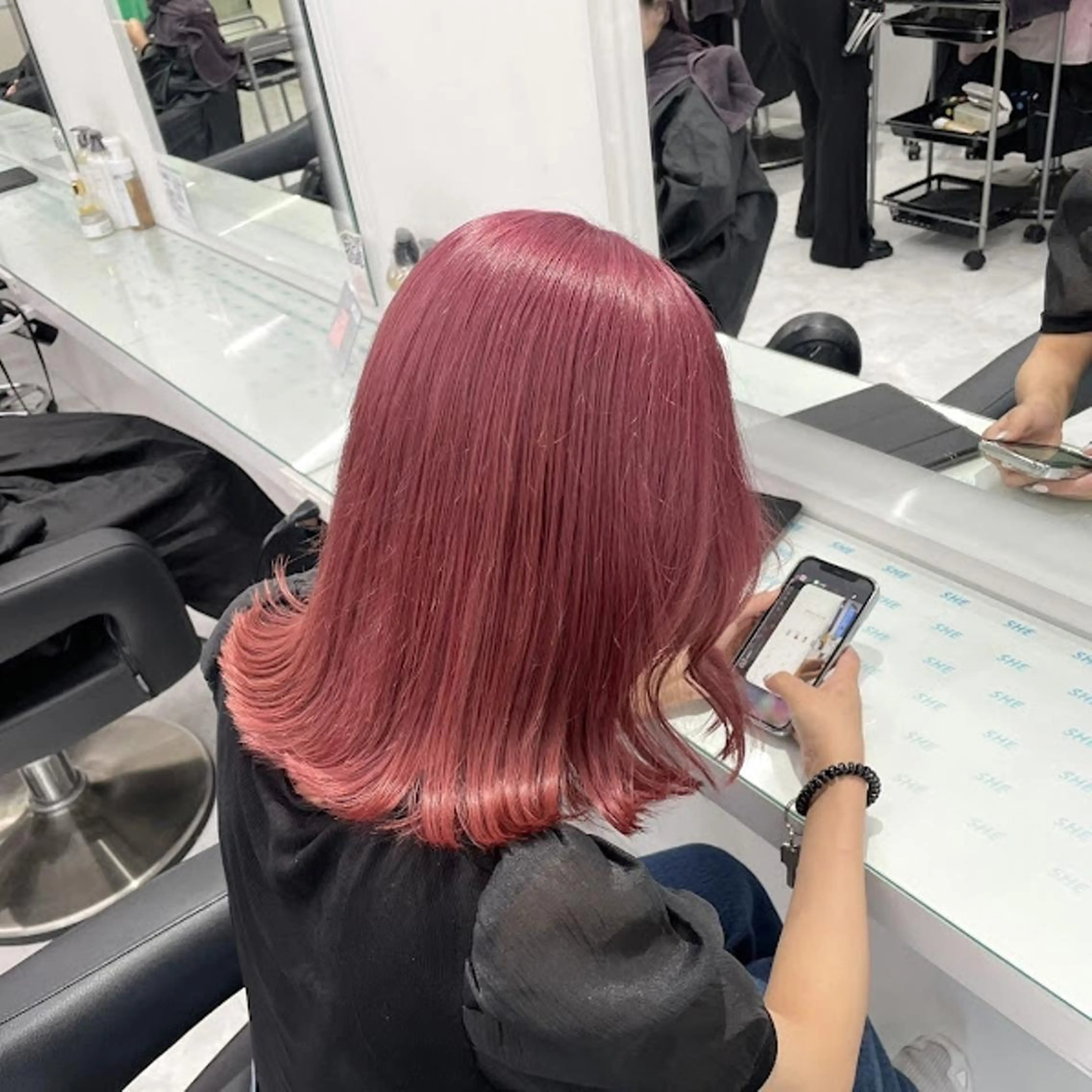 カラー 🪞SHE池袋 Official🪞のヘアスタイル