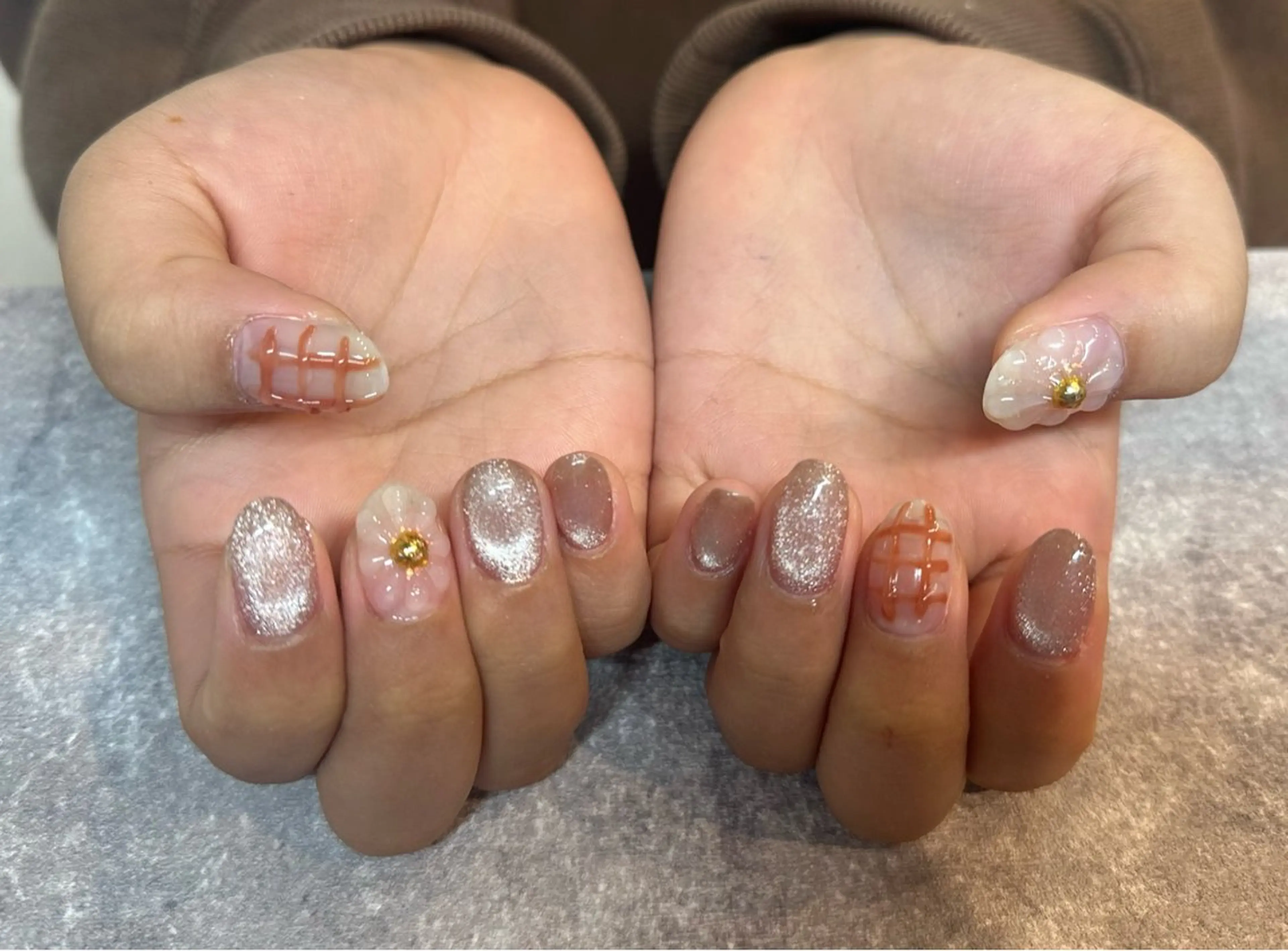 ネイル アートネイル ジェルネイル マグネットネイル ミラーネイル Roy 心斎橋店所属・Roy 心斎橋 IINUMAのネイルデザイン