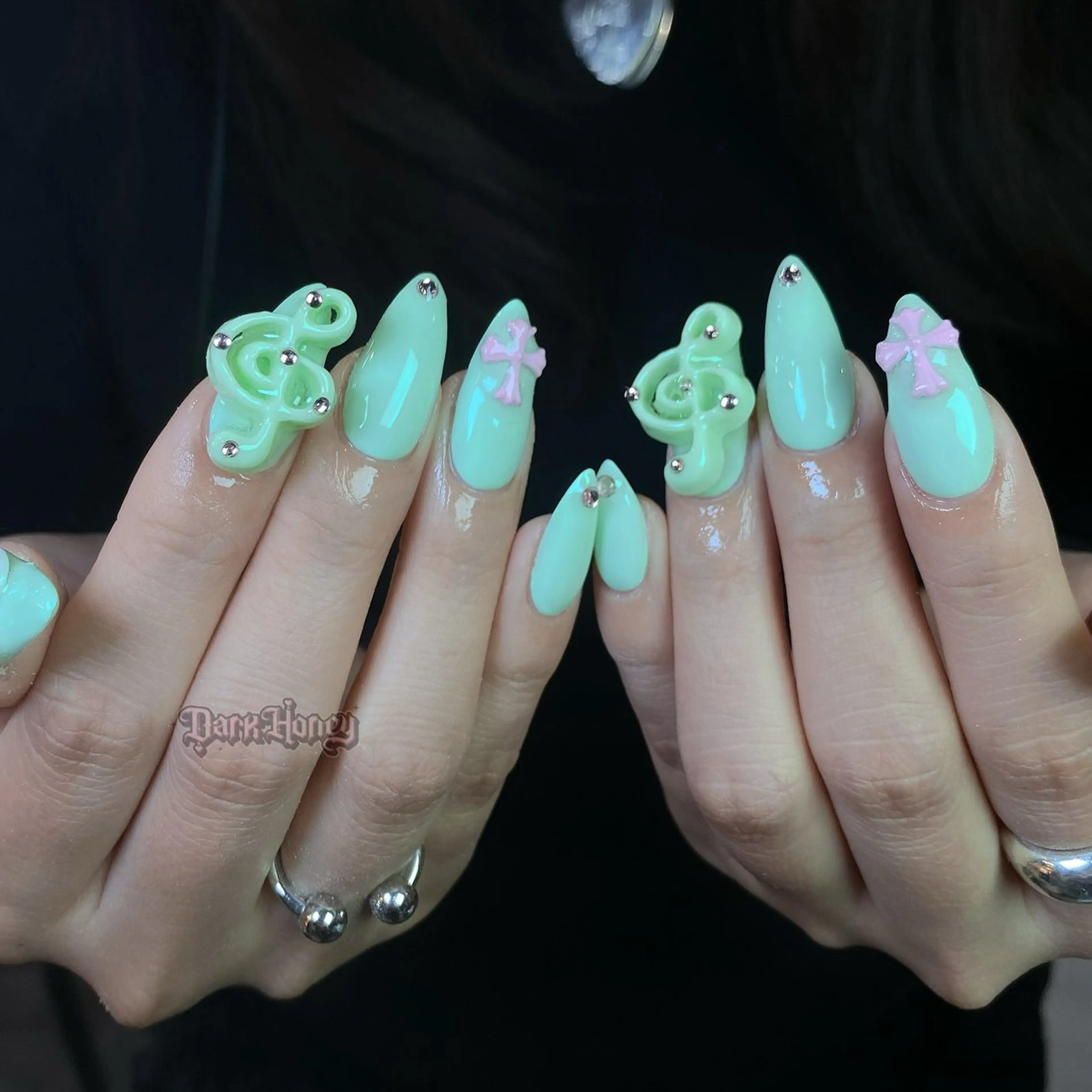 ネイル ハンドネイル Dark honey スカルプ専門原宿店のネイルデザイン