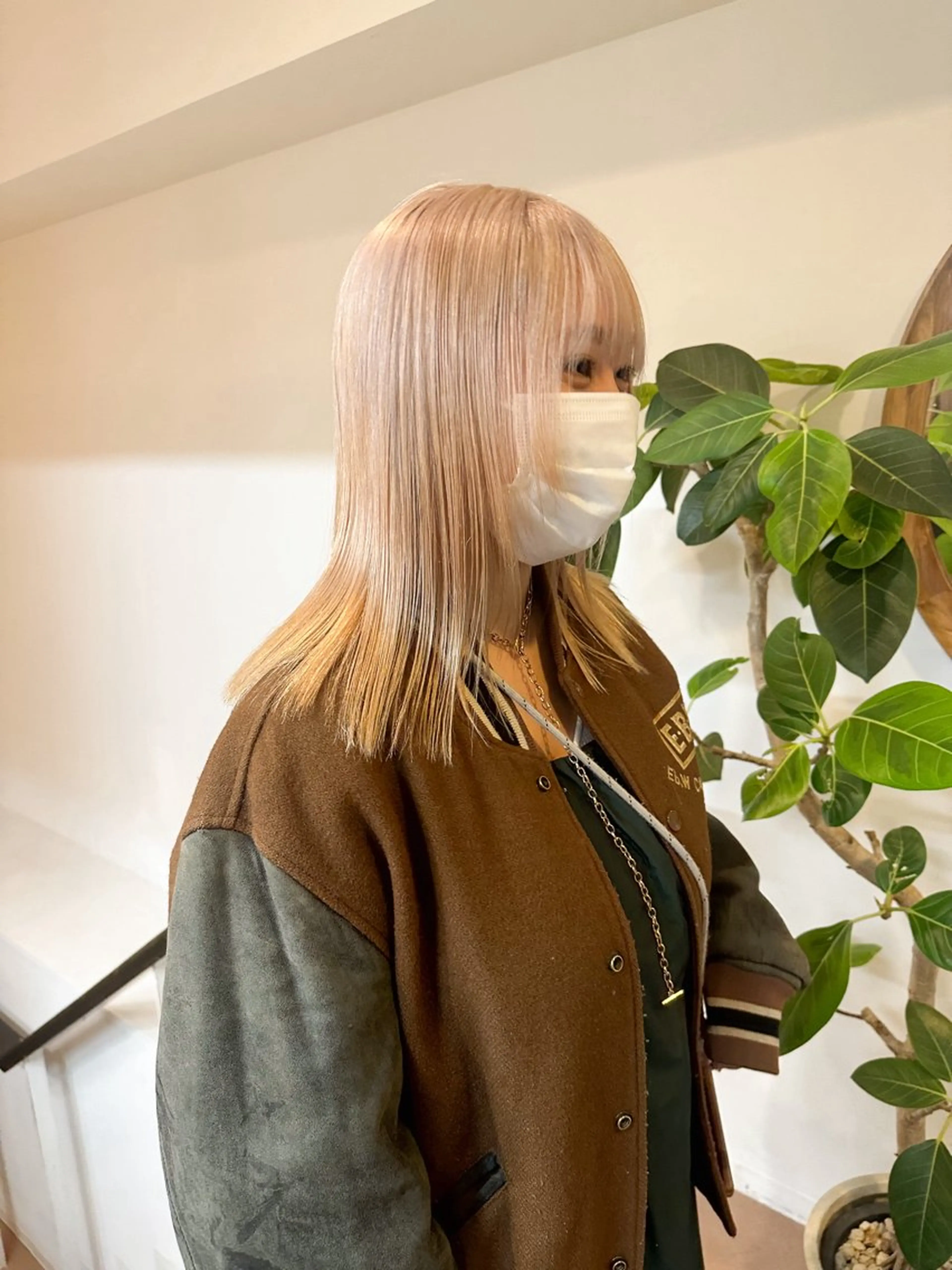 ミディアム カラー ブリーチ ブロンド ダブルカラー ホワイトブロンド Cinq所属・ハイライト🌟/ ボブ/豊田のヘアスタイル