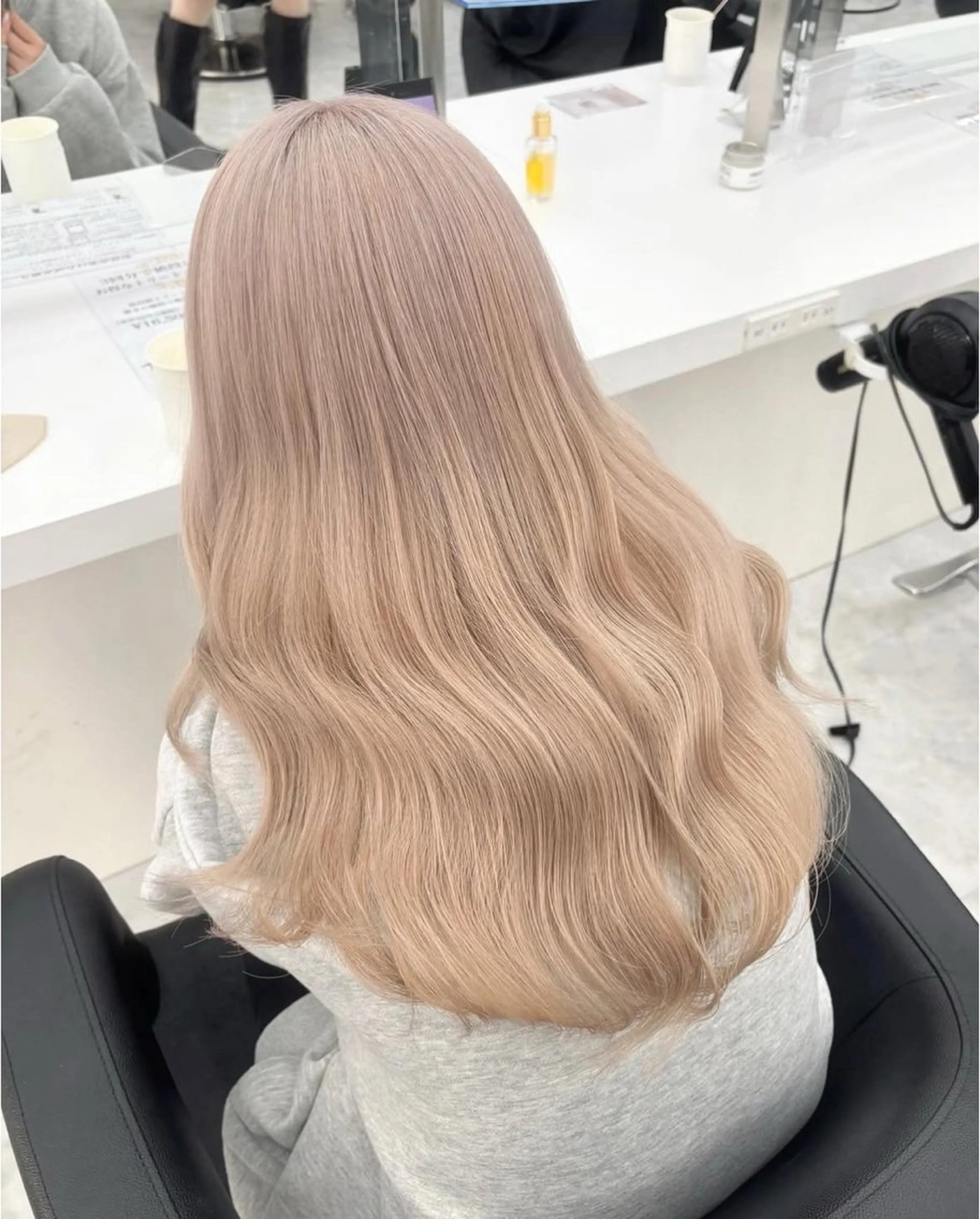 ロング 🌛ハイトーン/ ブロンド🩶MANAのヘアスタイル