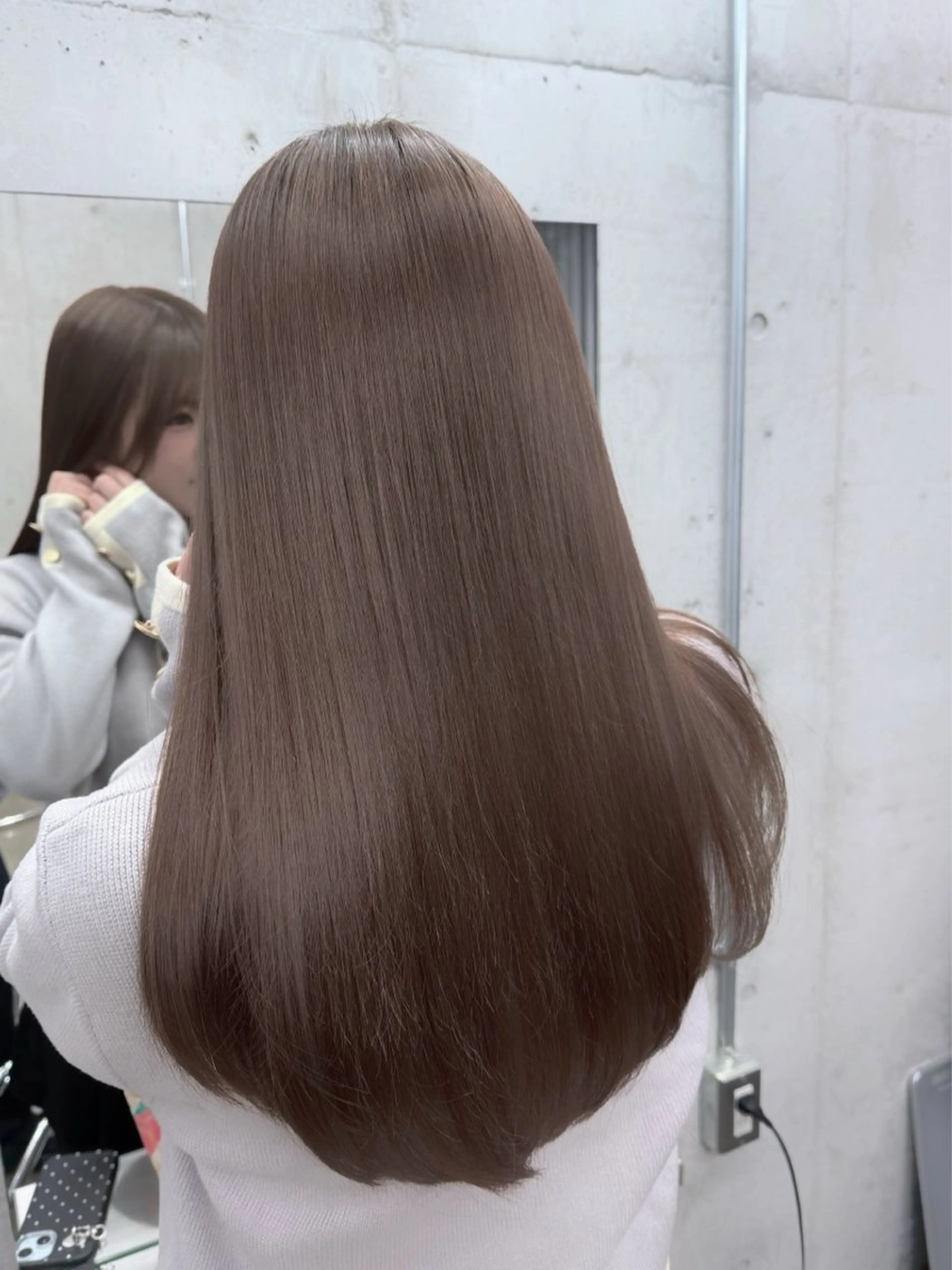 セミロング カラー ベージュカラー ラベンダーカラー カット ヘアカラー トリートメント 高橋大樹/グレージュ 透明感/髪質改善のヘアスタイル