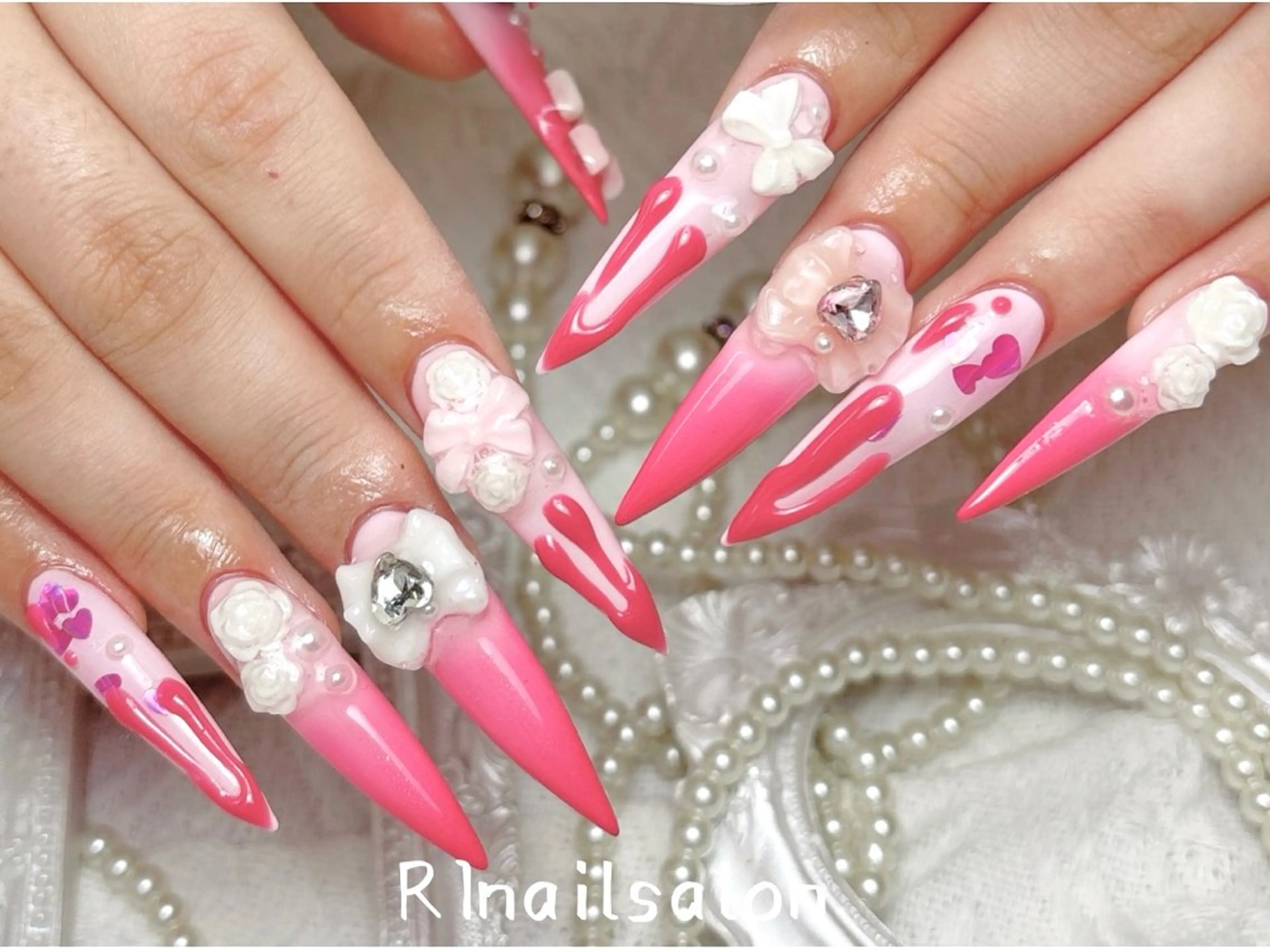 ネイル ジェルネイル 韓国ネイル マグネットネイル 持ち込み ワンカラーネイル ハンドネイル ハンドケア R1🎀Nail💕 池袋東口店のネイルデザイン