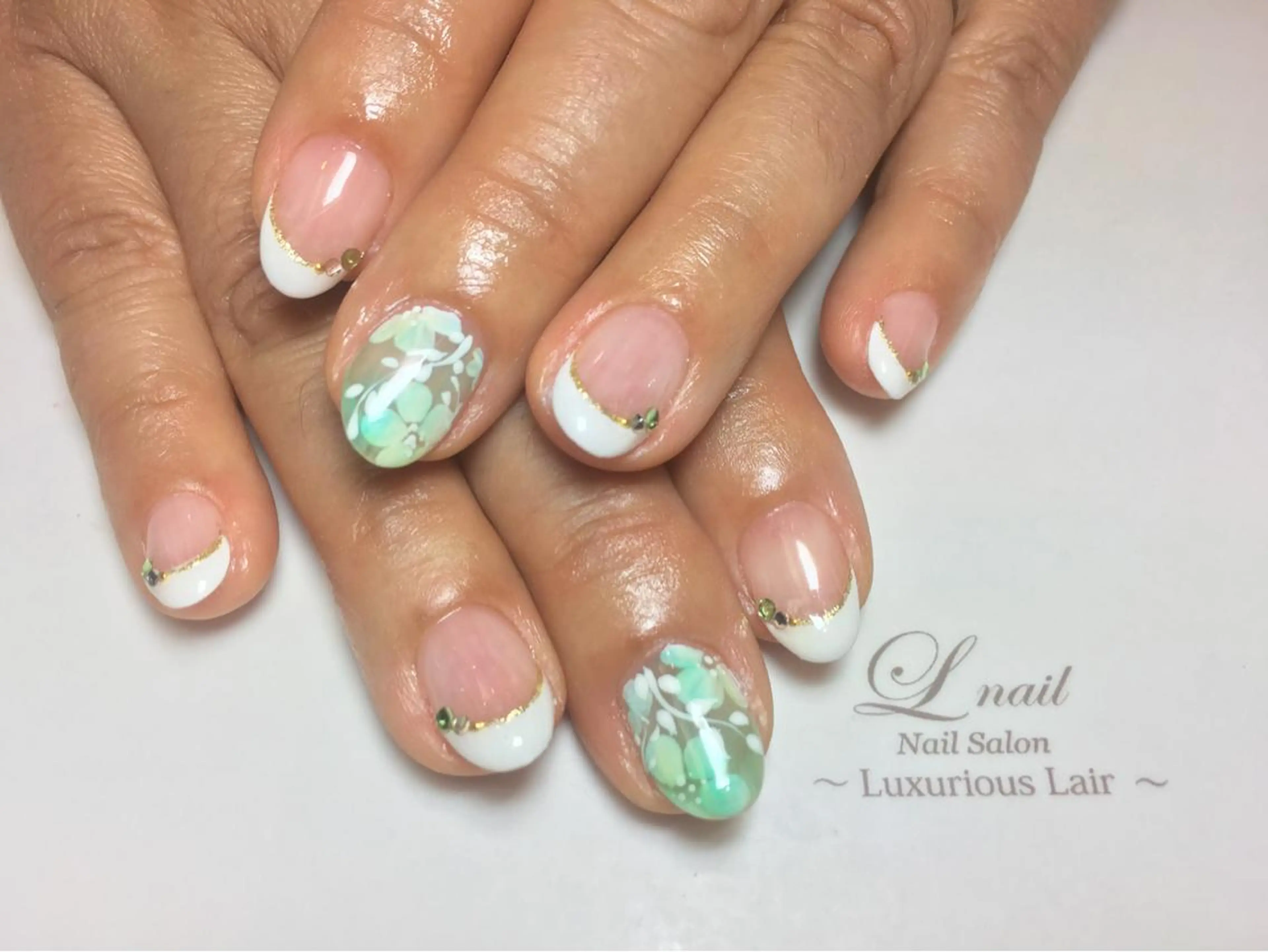 ネイル Li'leaNail AINAのネイルデザイン