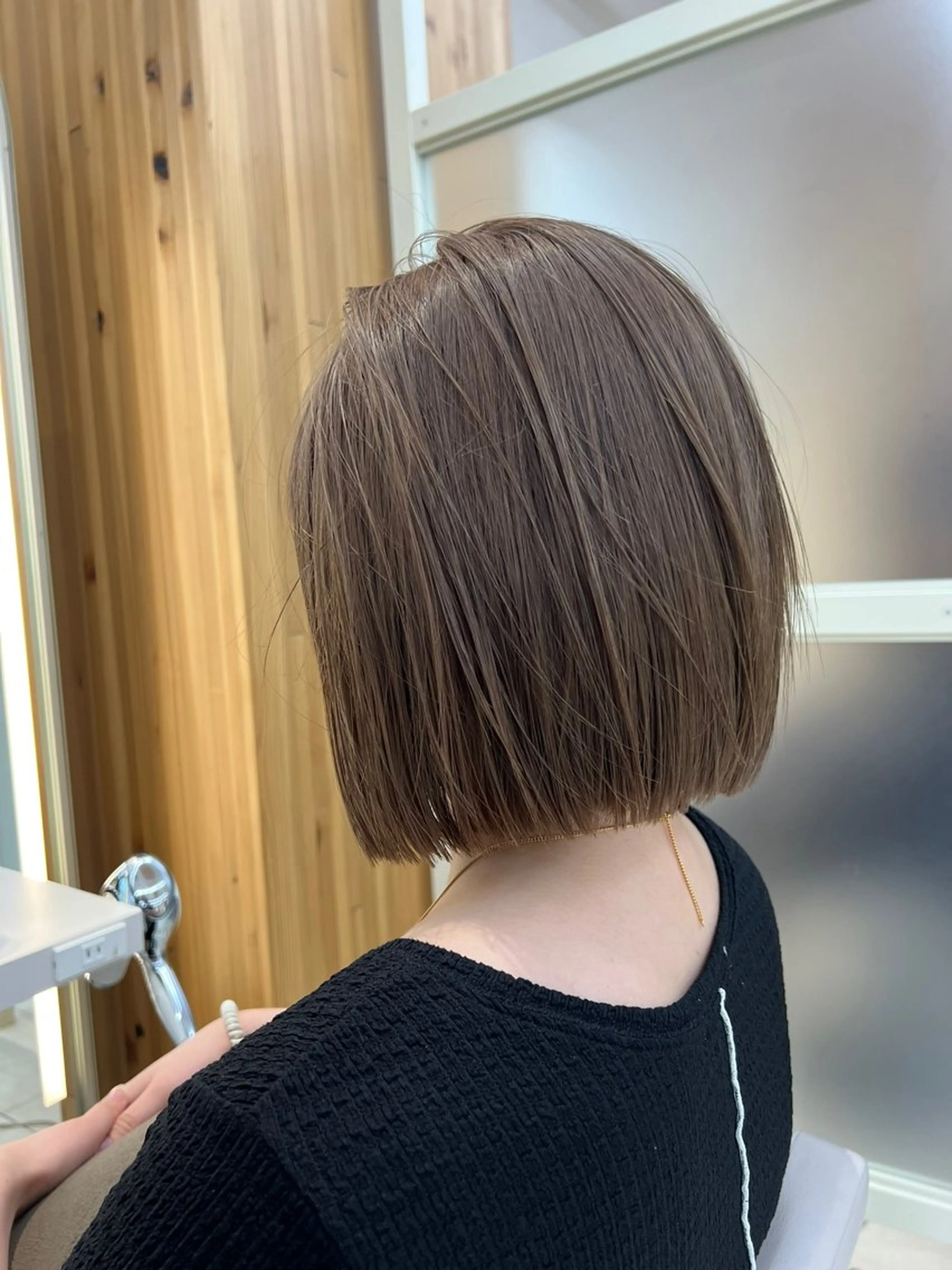 ミディアム カラー ブリーチ ケアブリーチ ダブルカラー ハイトーンカラー ボブ カット ヘアカラー トリートメント レイヤー専門家 ダブルカラー修のヘアスタイル