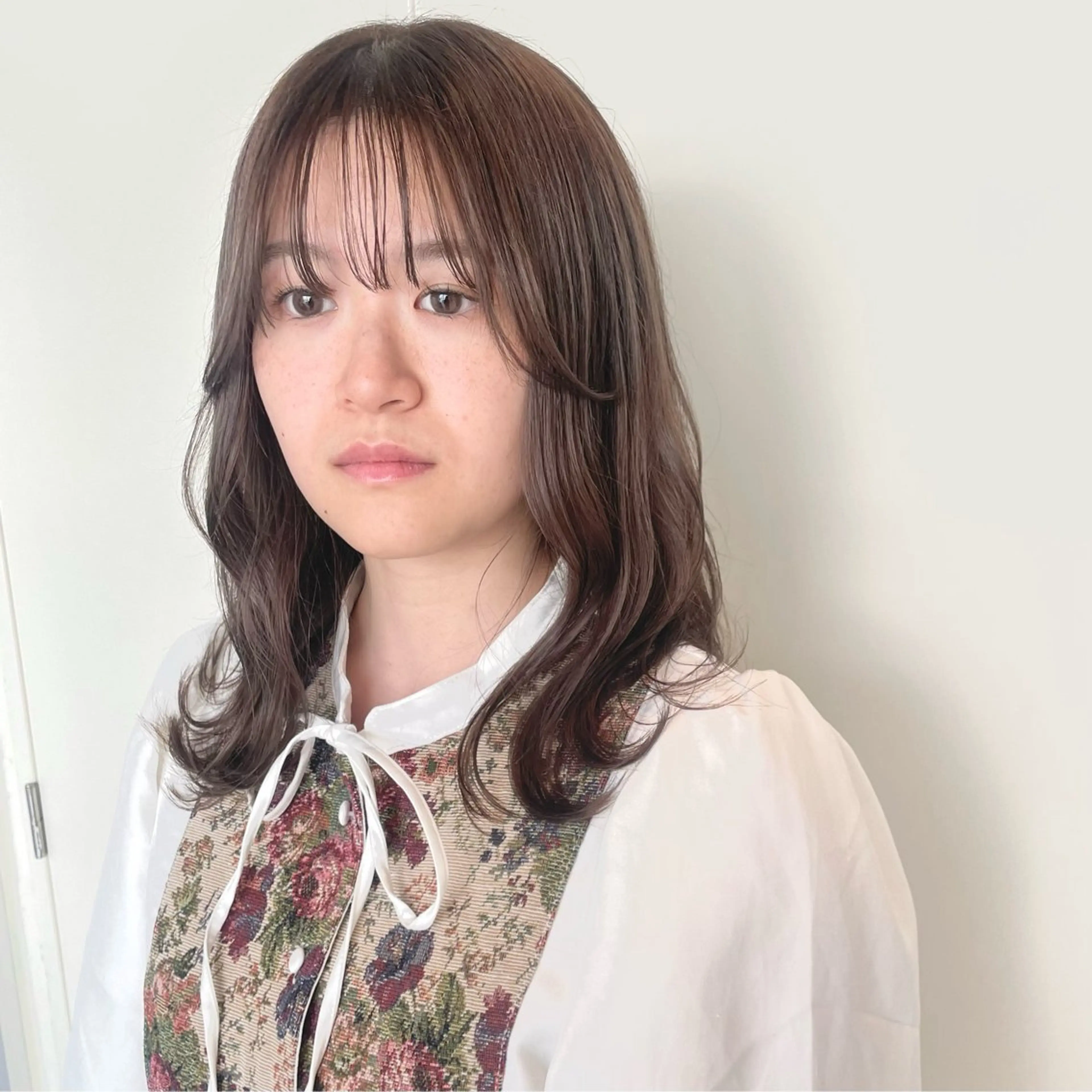 セミロング カラー グレージュ ミルクティーグレージュ 透明感カラー/ 寺田千雅子のヘアスタイル