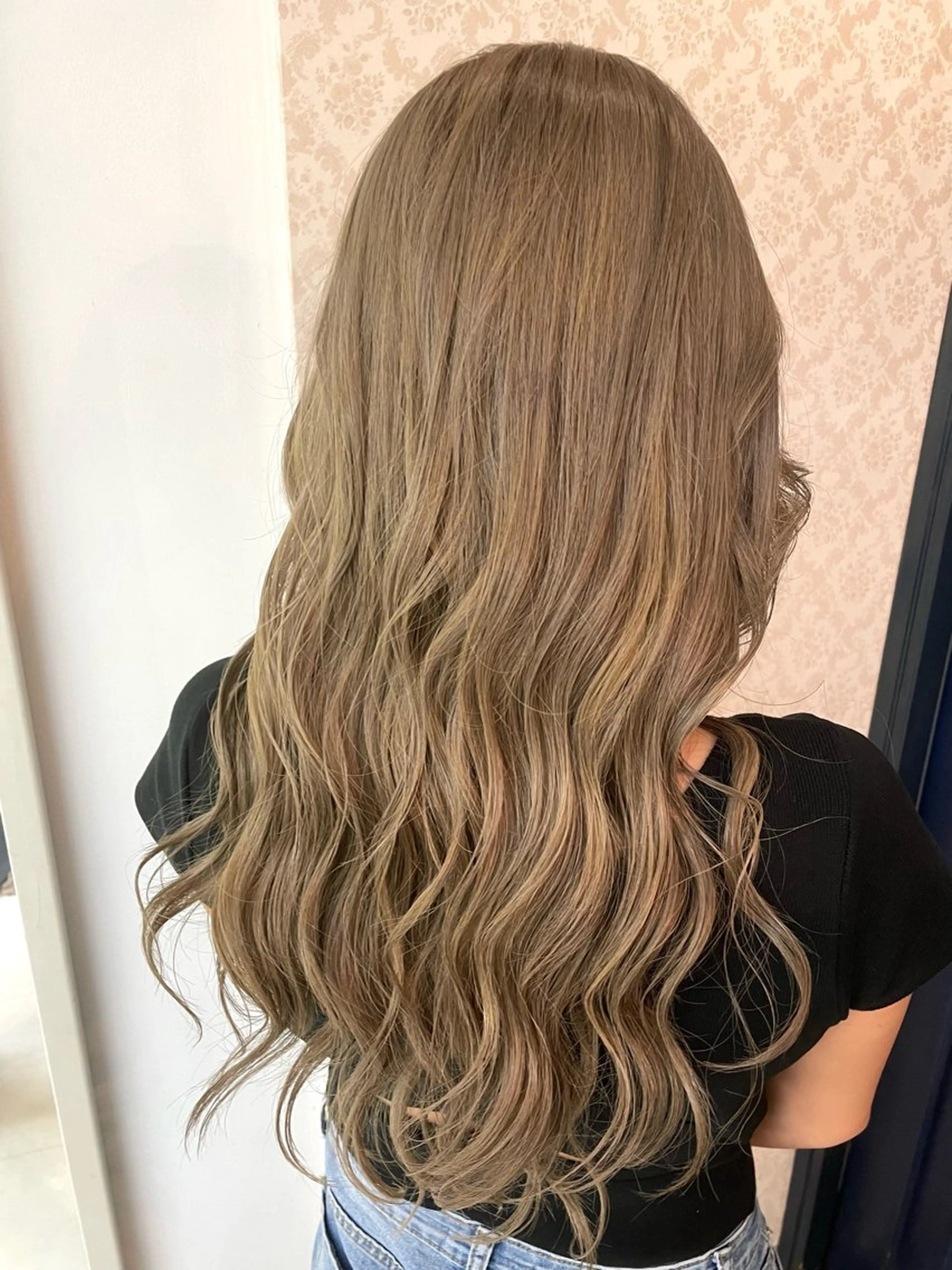 ロング ヒヨシ ルナのヘアスタイル