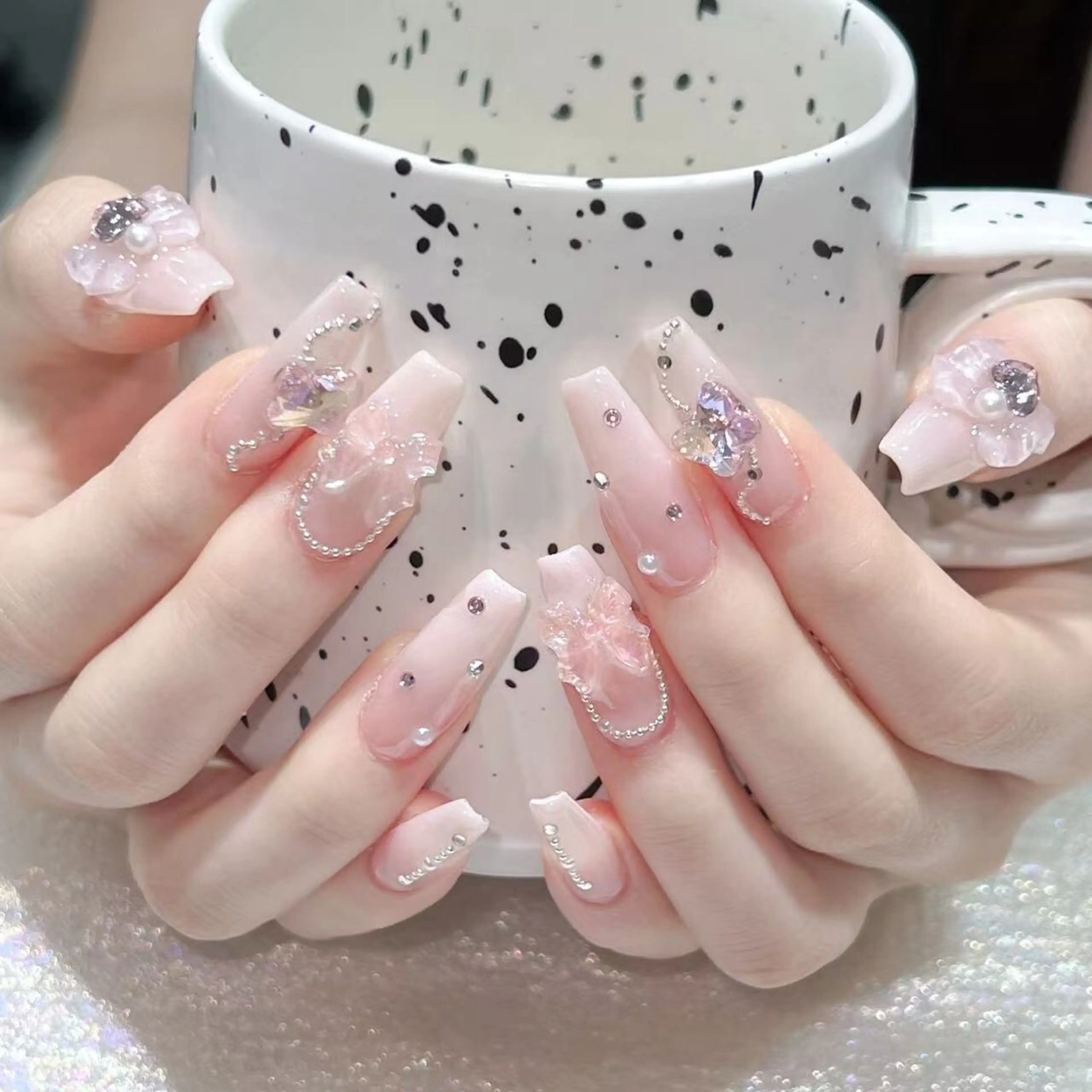 ネイル ハンドネイル Queens テイのネイルデザイン