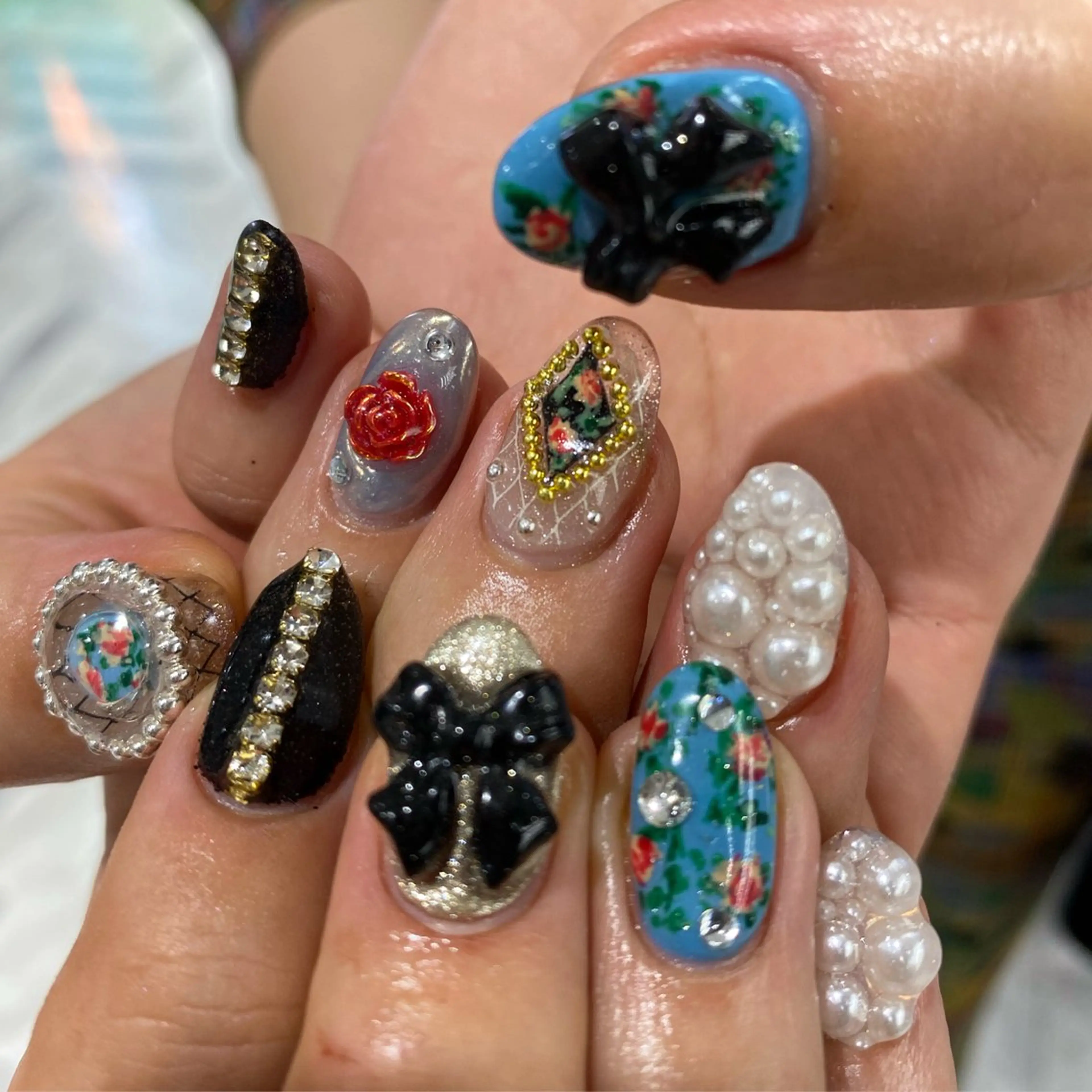 ネイル Shiori・:* 💫のネイルデザイン