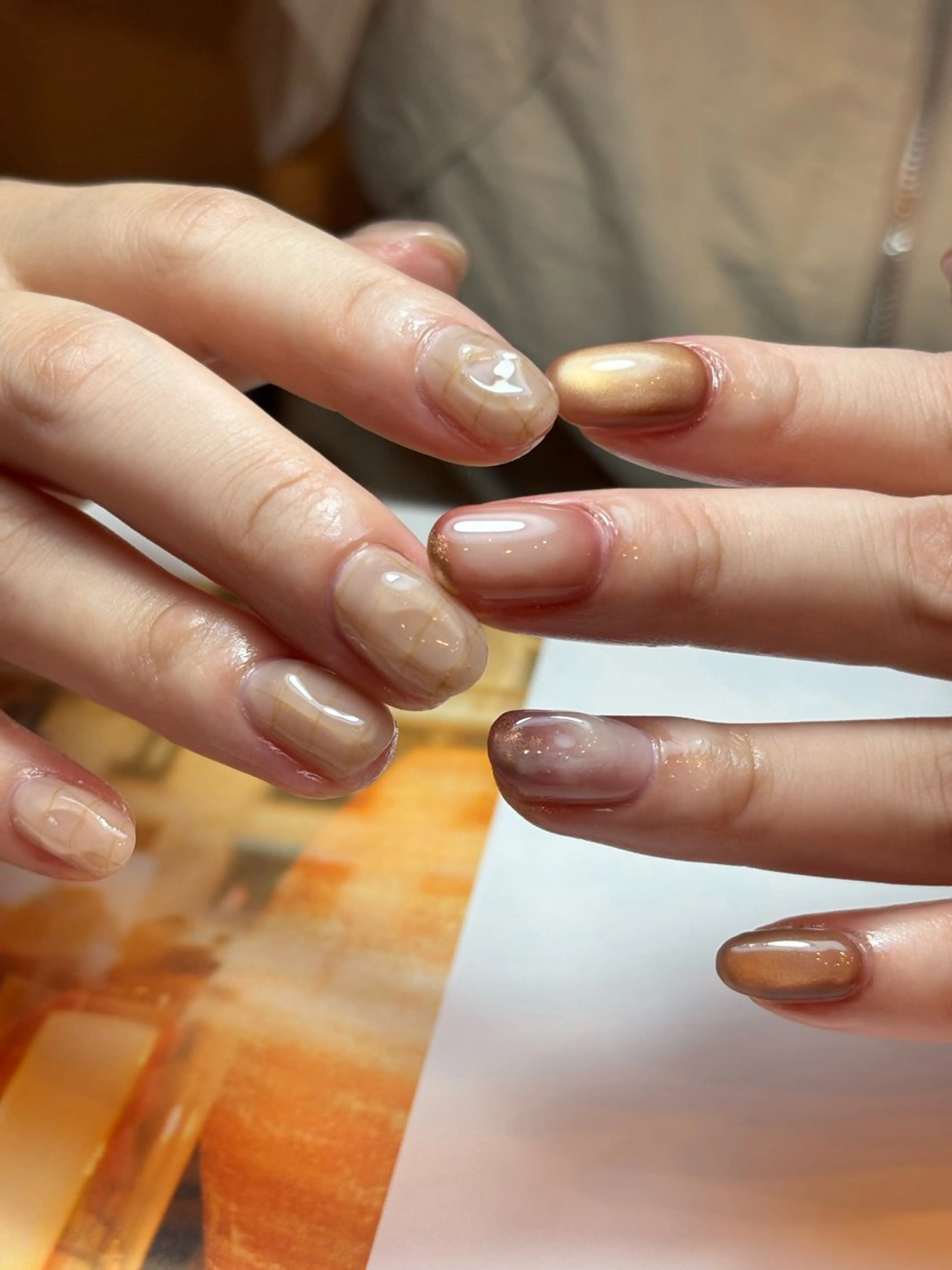 ネイル フットネイル フレンチネイル ジェルネイル マグネットネイル ニュアンスネイル ハンドネイル illum hicariのネイルデザイン