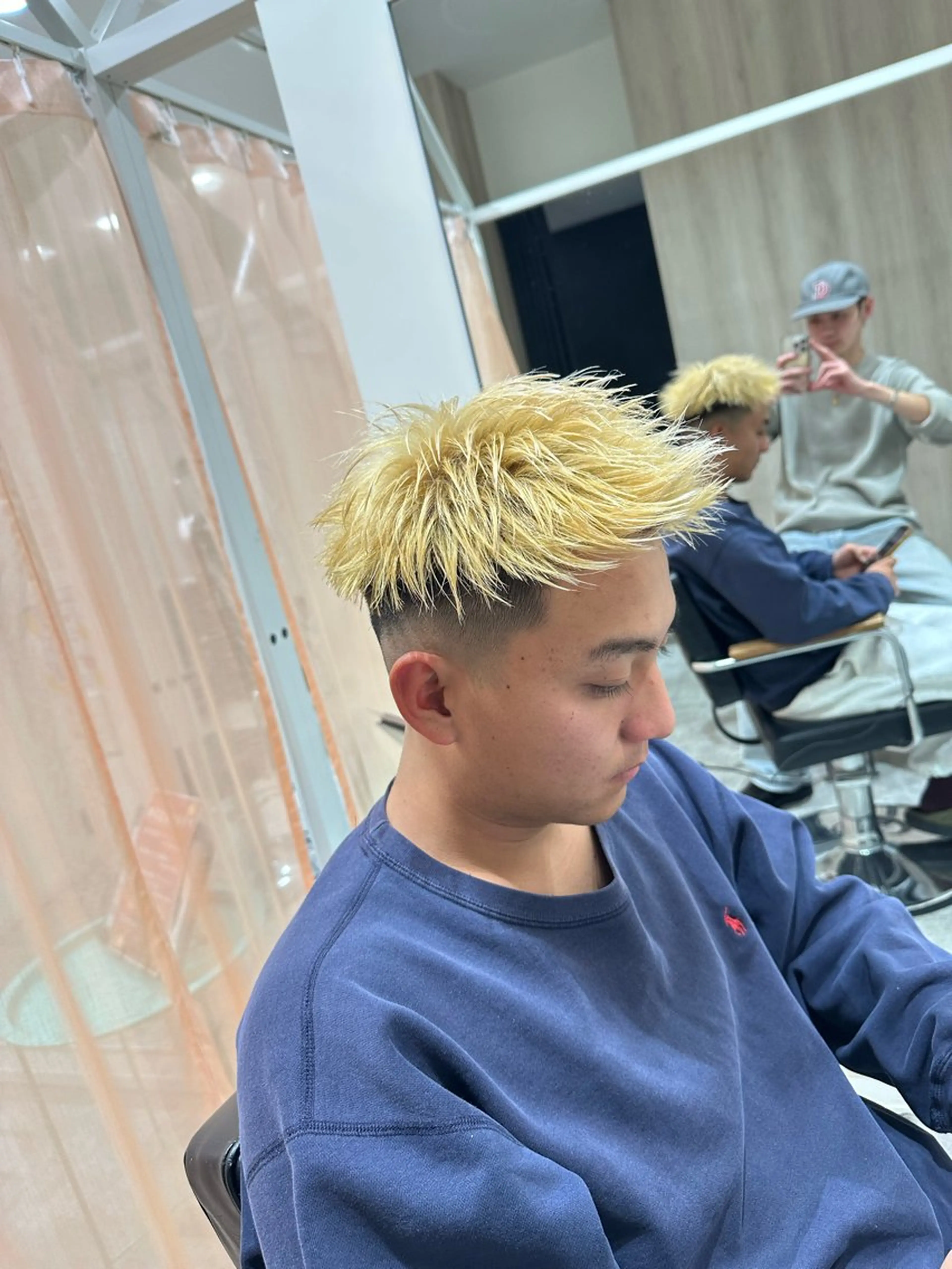 カラー メンズ メンズハイトーン ハイトーンカラー Chere ore 新金岡所属・ツイスパ/フェード /辻諒哉のヘアスタイル