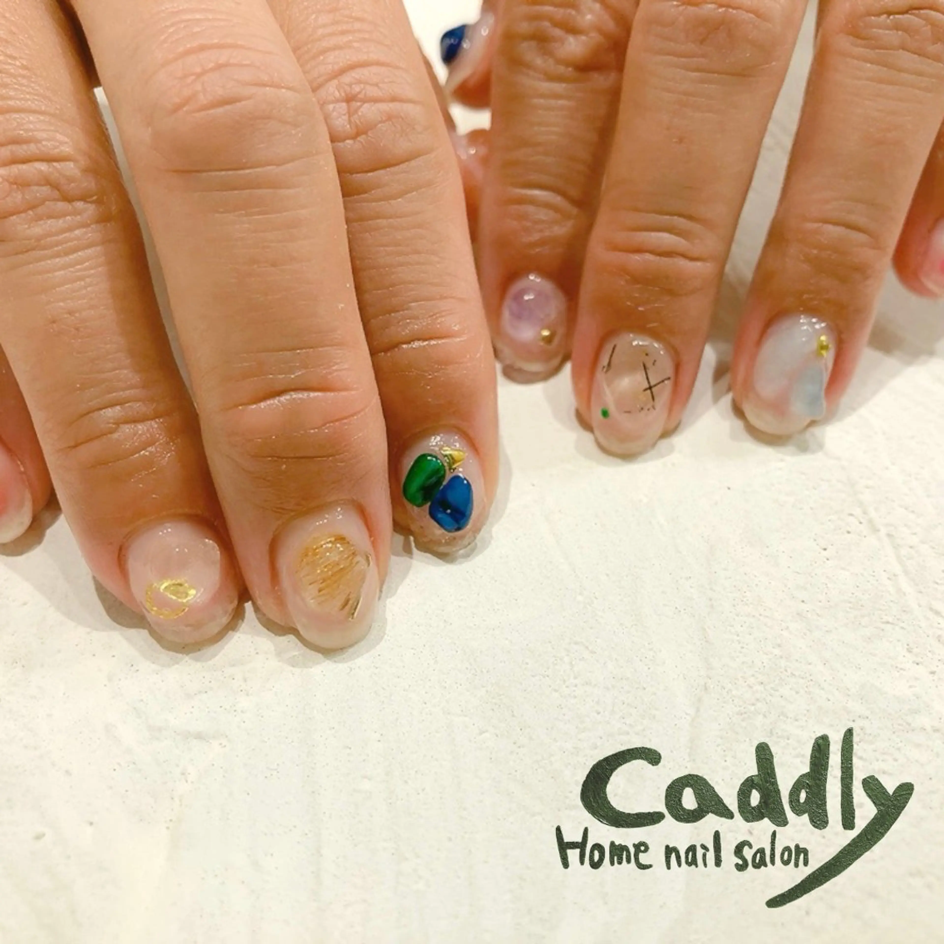 ネイル 持ち込み ニュアンスネイル caddly naoのネイルデザイン