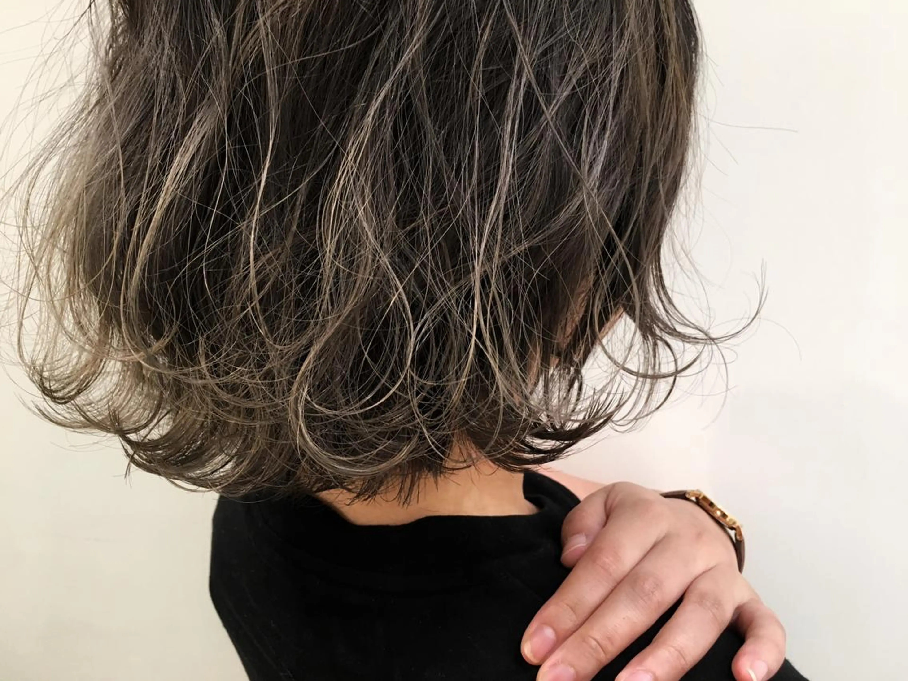 ミディアム due hair 京都駅前店 MILBON オージュア認定サロン【デューヘアー】所属・ハイトーンブリーチ 土坂　由志【京都】のヘアスタイル