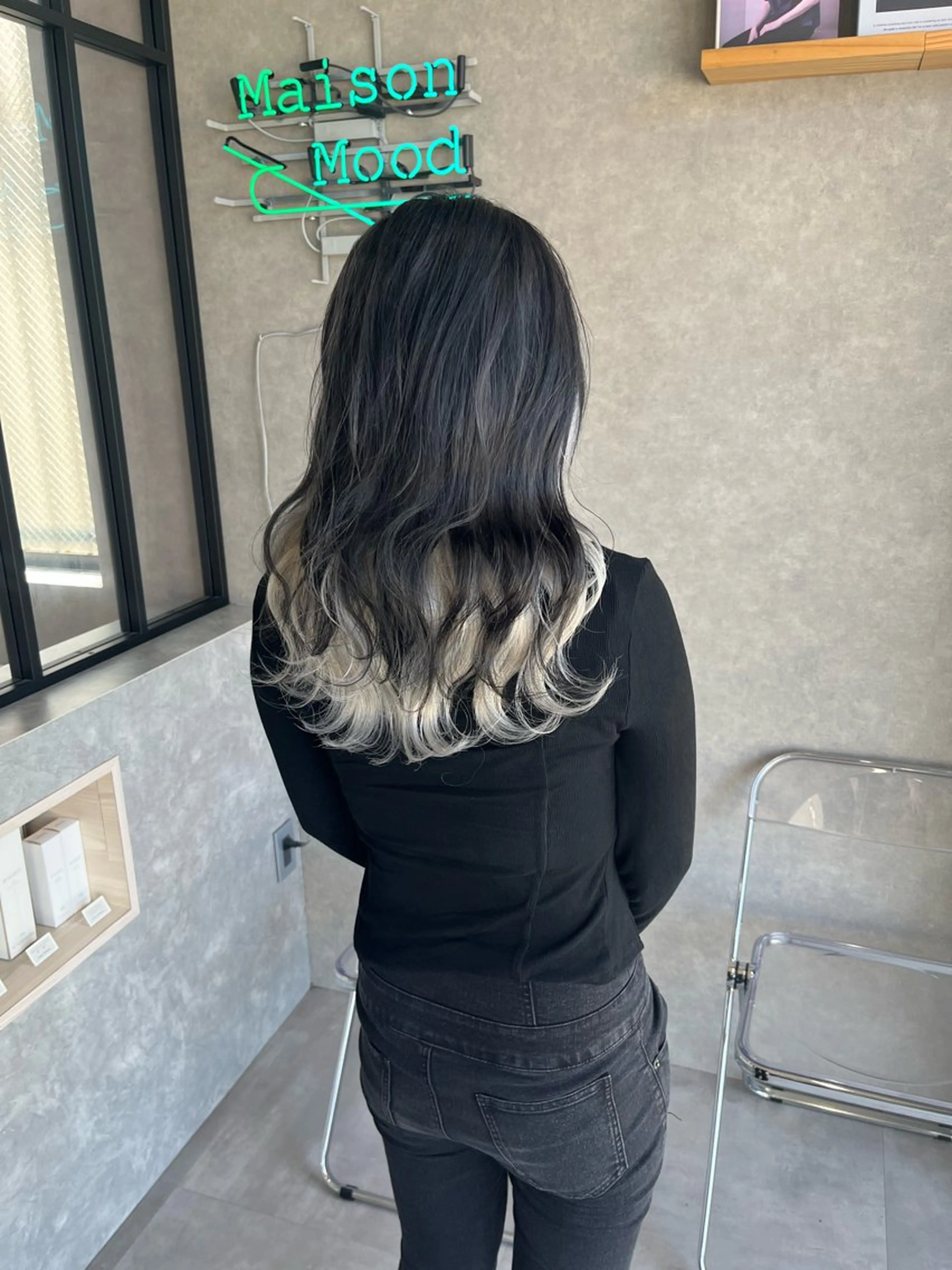 ロング カラー アッシュ ベージュカラー 黒髪 ブリーチ ブルーカラー 長谷川 湧のヘアスタイル