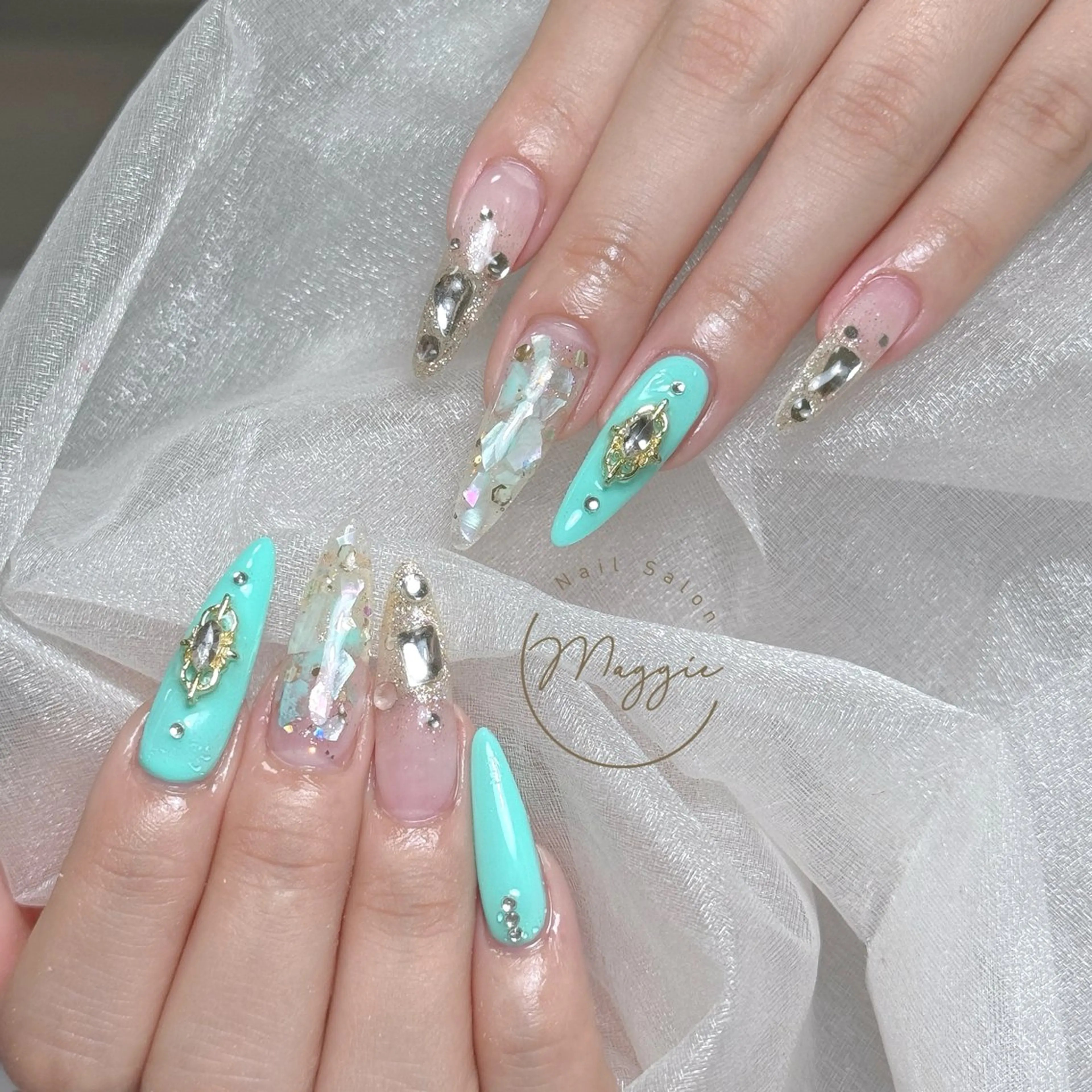 ネイル Maggie Nail🦩のネイルデザイン