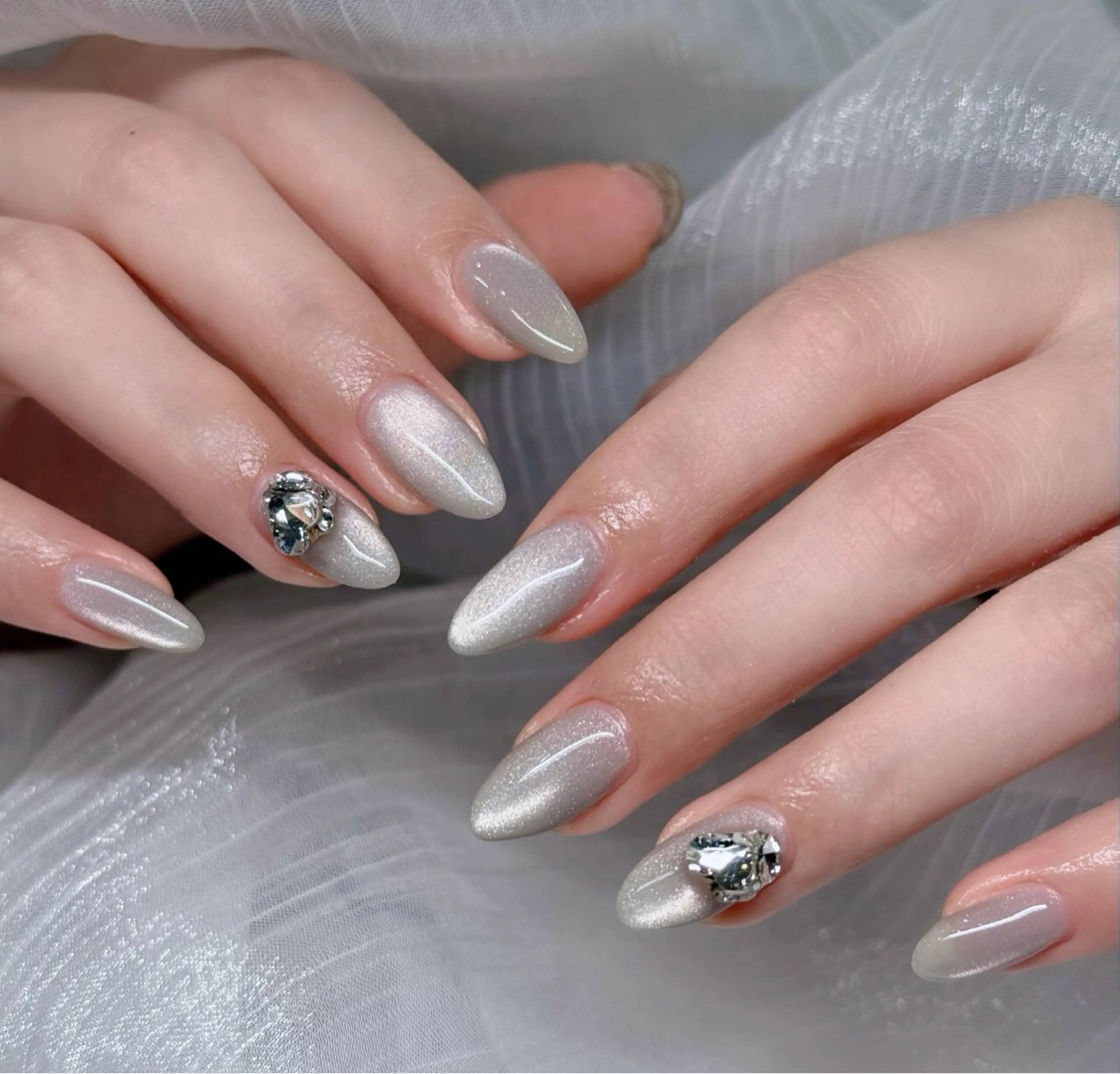 ネイル オーロラネイル ブルー チークネイル フットネイル フレンチネイル ハンドネイル JAN 168 池袋のネイルデザイン