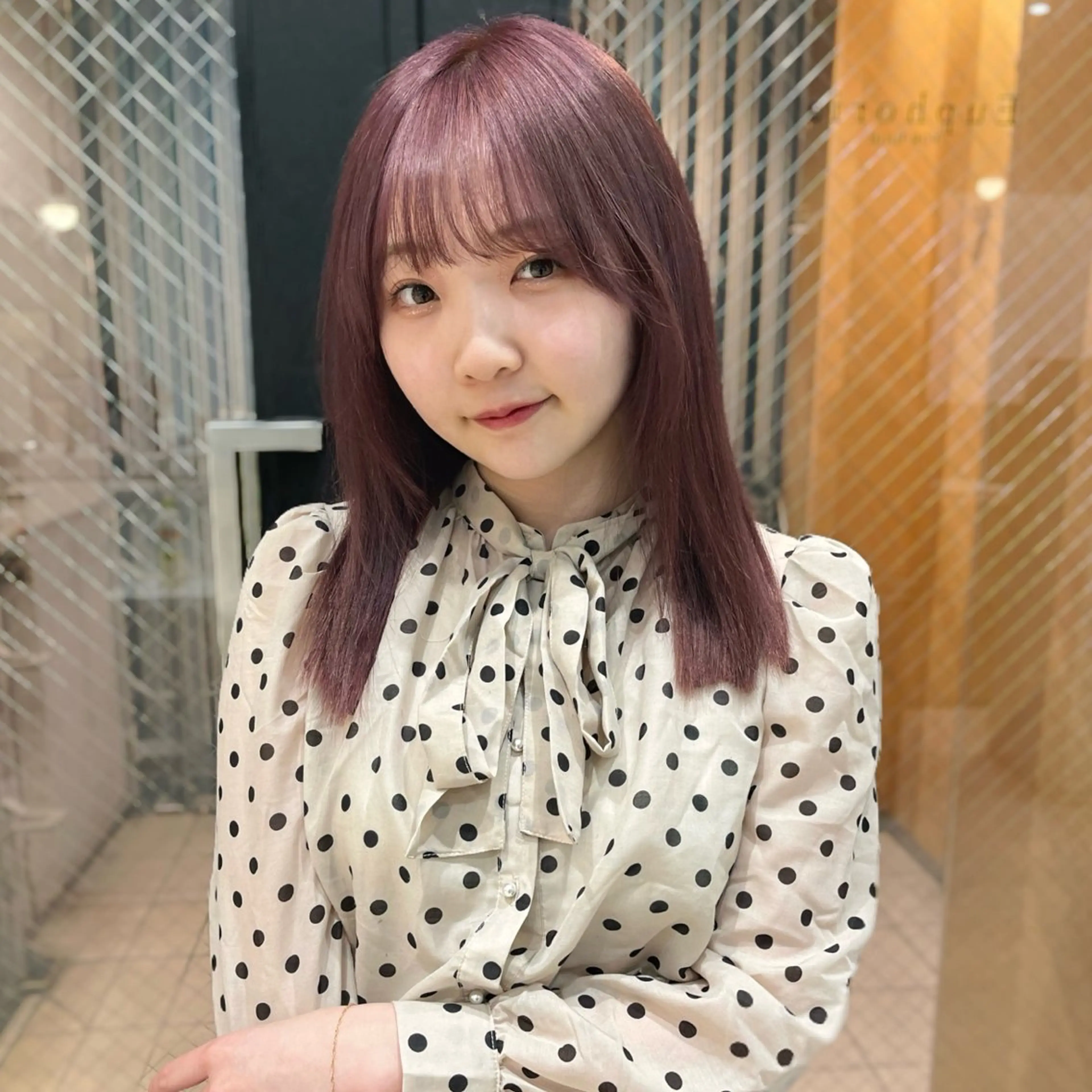 セミロング カラー ベージュカラー ブリーチ ピンクカラー ピンクベージュ MEI🎀つやカラー 🎀レイヤー🎀渋谷のヘアスタイル