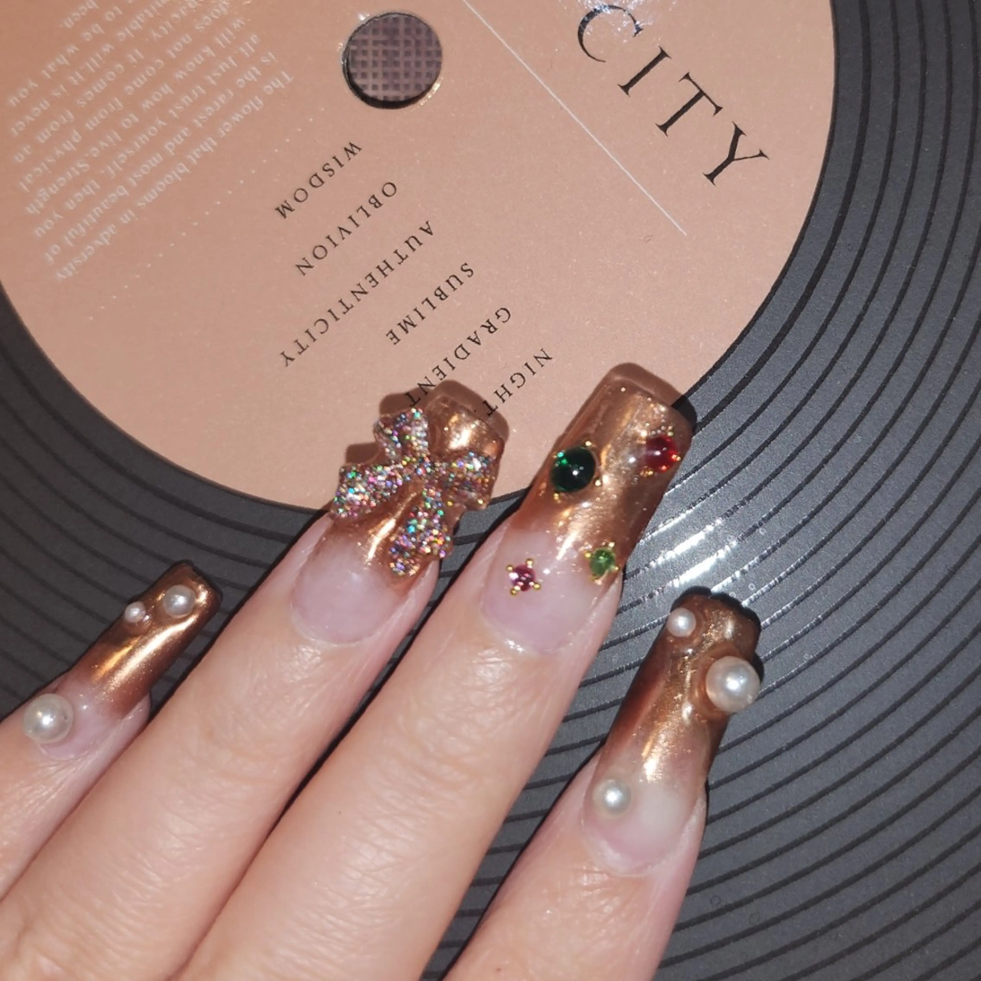 ネイル ハンドネイル 💜bora .のネイルデザイン