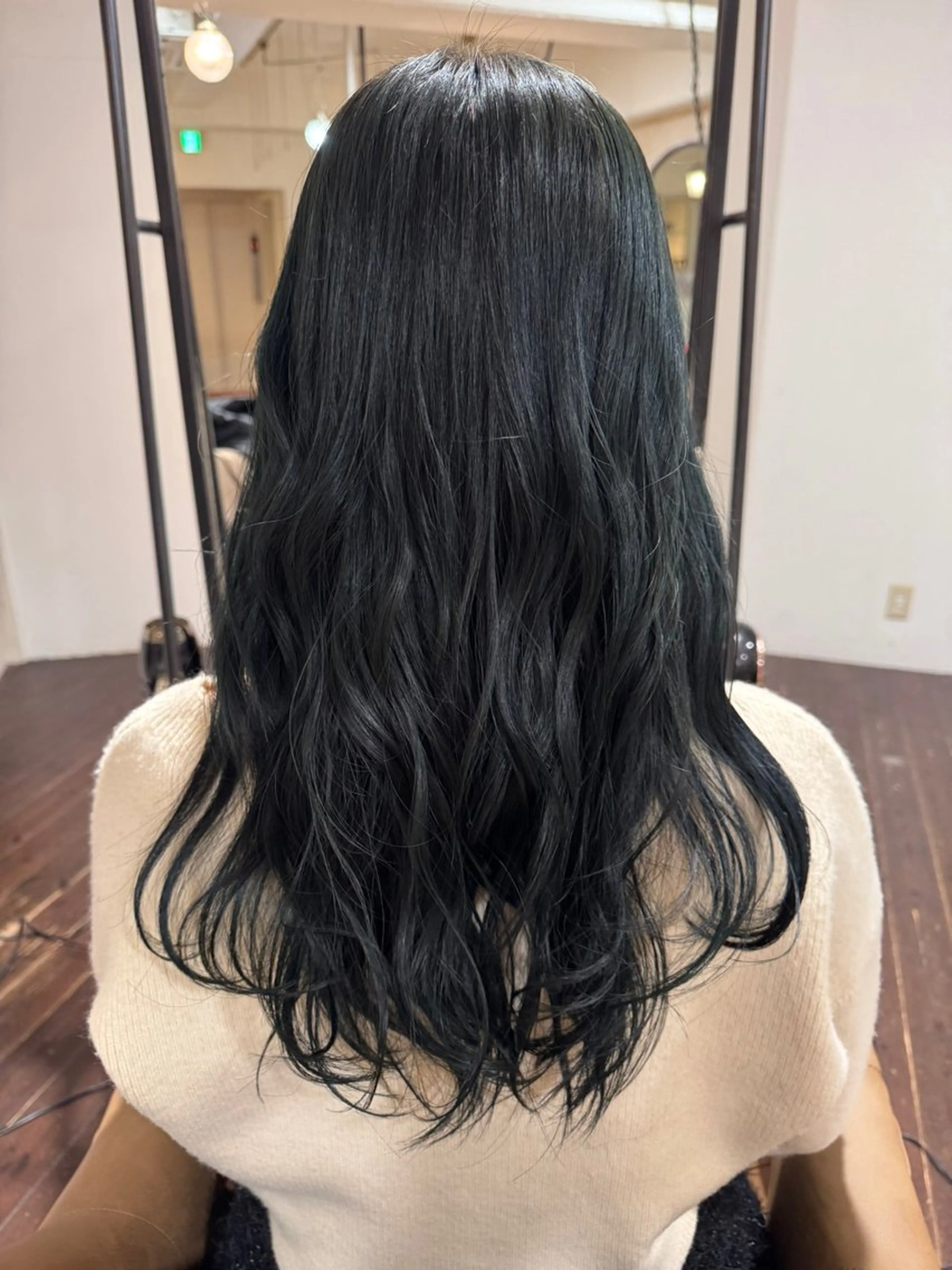 【黒髪強制界隈★】《ミニモ学割》黒染め+Aujuaトリートメント(当日限定)の写真