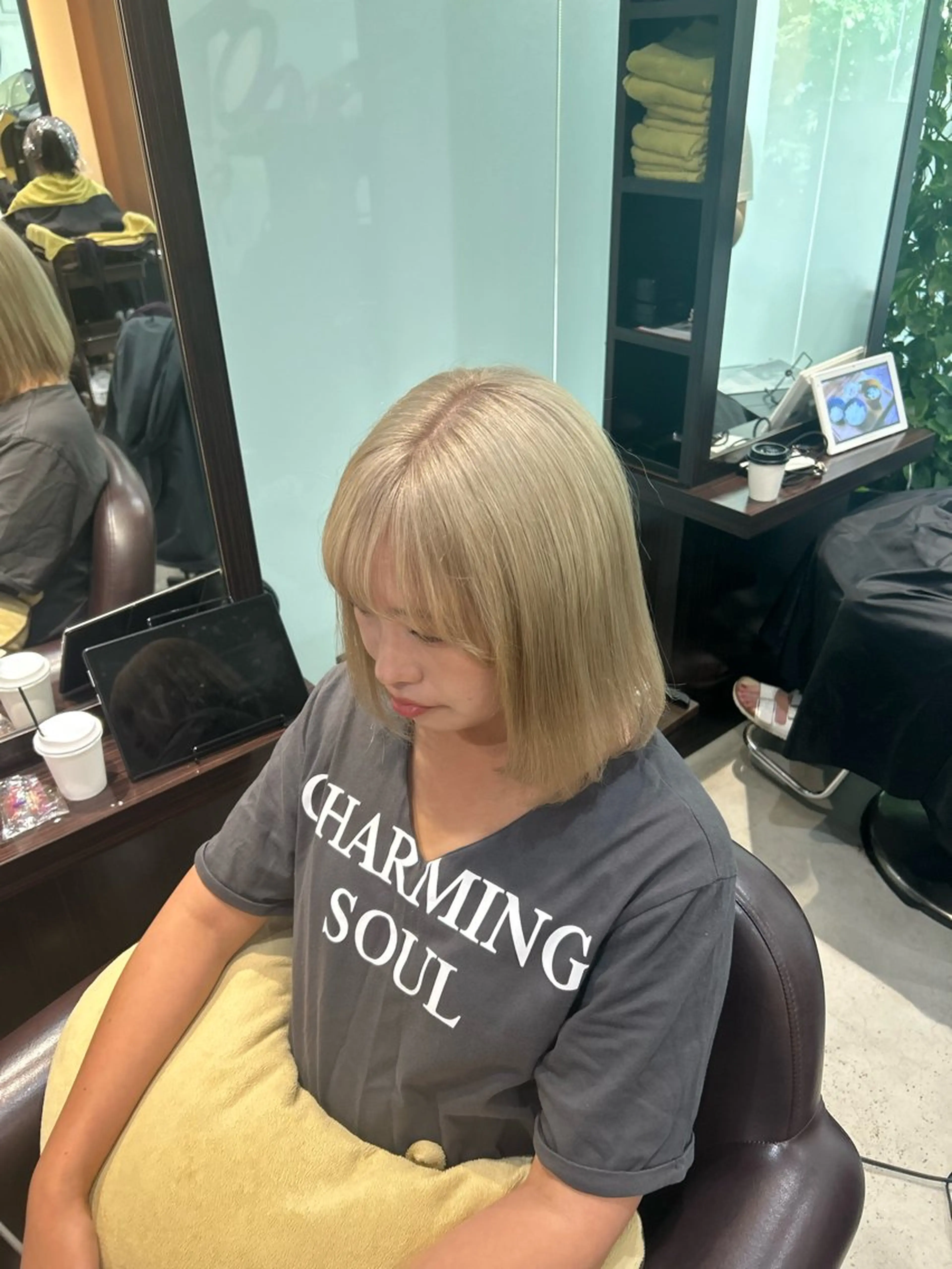 ショート カラー ブリーチ ハイトーンカラー ヘアカラー 坂本奈都美 🎀のヘアスタイル