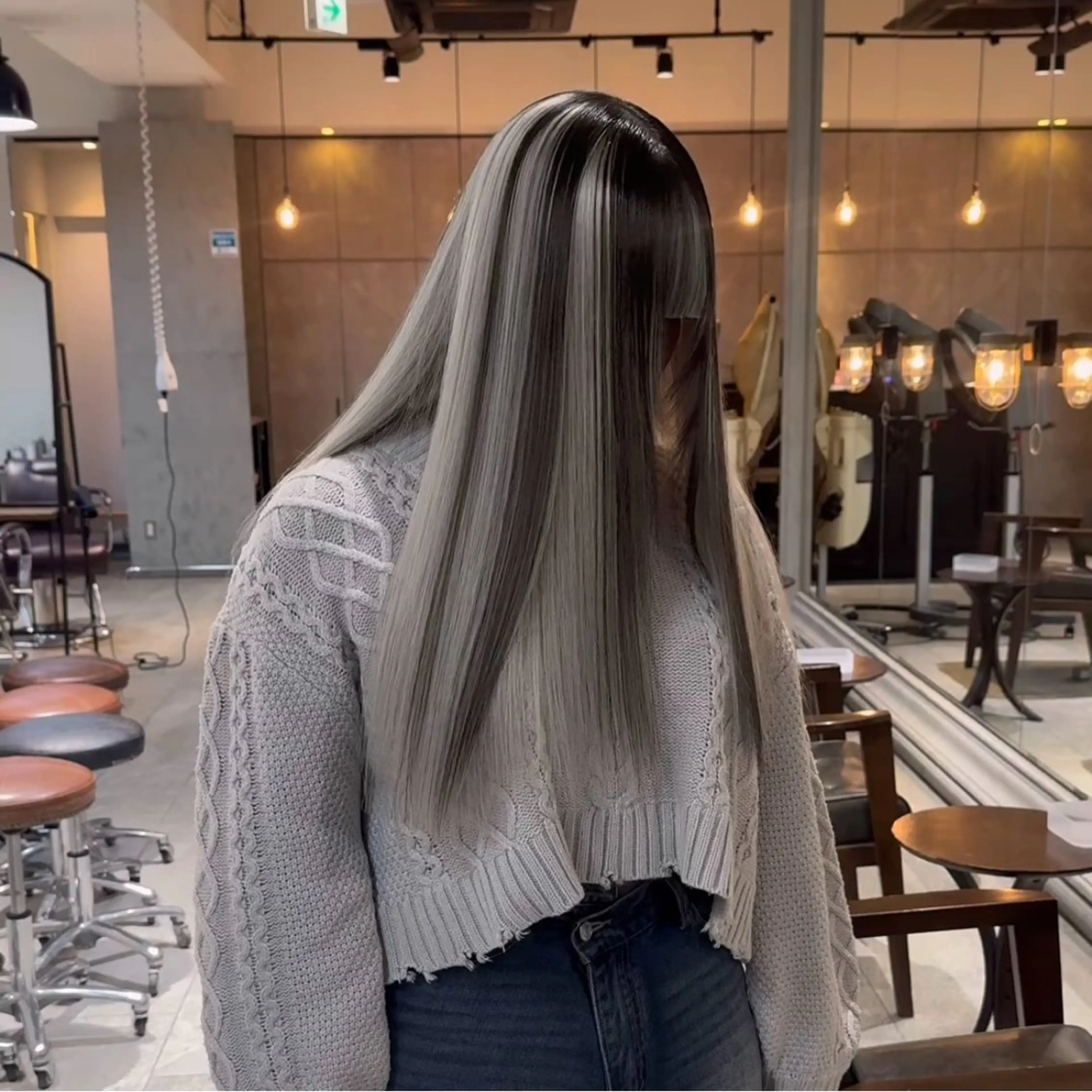 ロング カラー カット ヘアカラー トリートメント ヘアセット 💜ハイトーン💛 マジカルかいちゃんのヘアスタイル