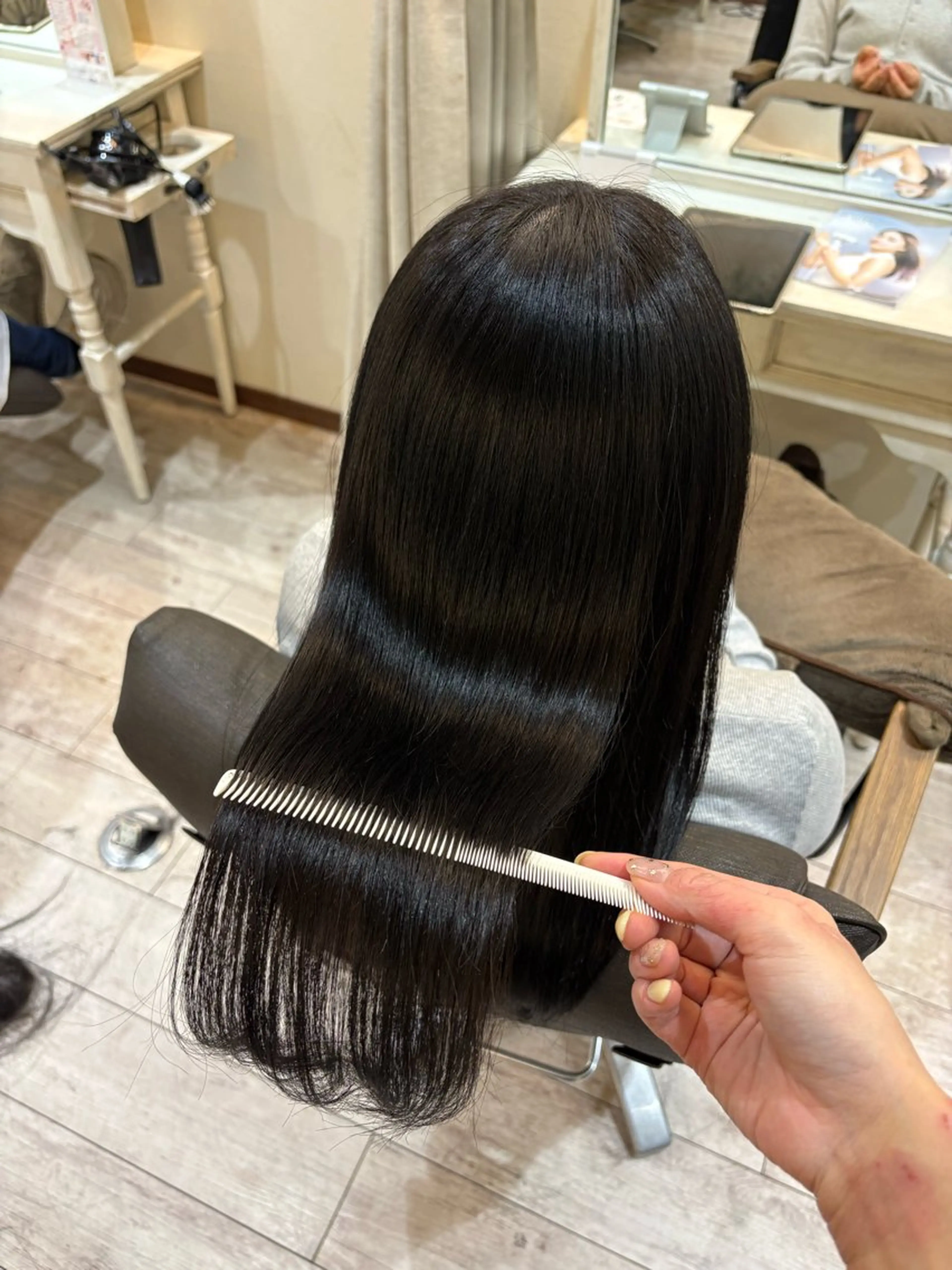 ロング カラー ブリーチ トリートメント カット ヘアカラー トリートメント 艶カラー/縮毛矯正/ レイヤー/栄/あやかのヘアスタイル