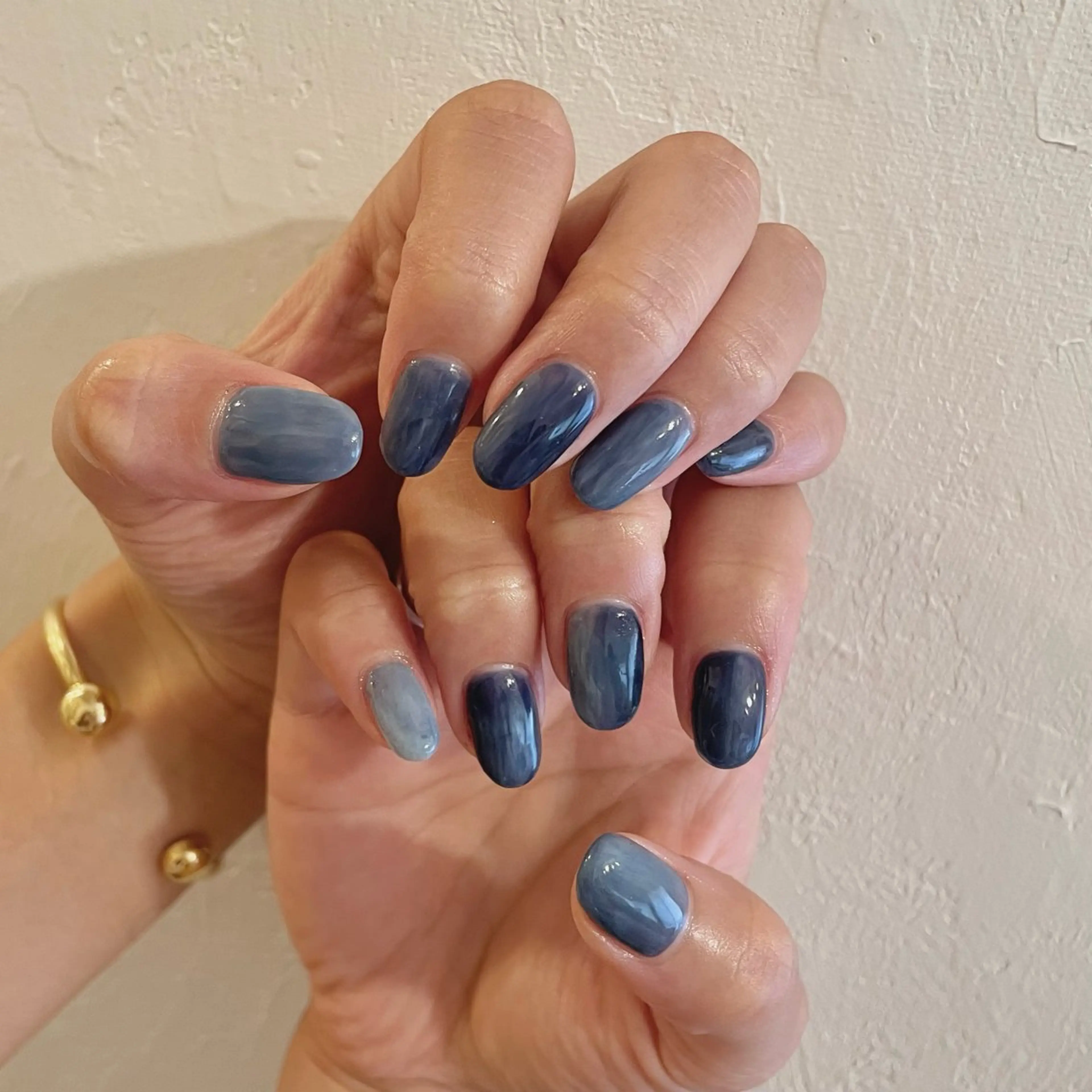 ネイル ブルー ニュアンスネイル Nail Room uimのネイルデザイン