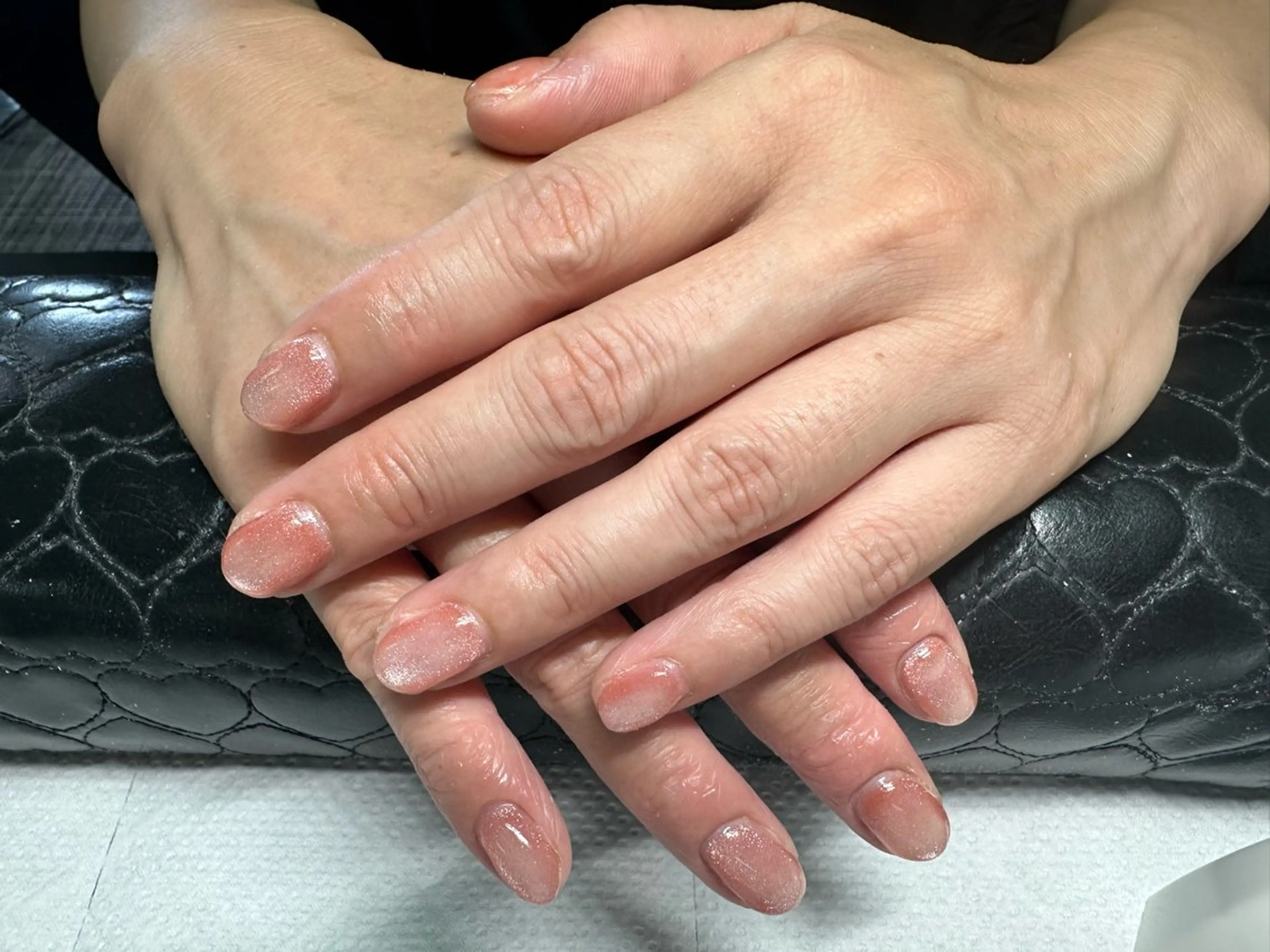 ネイル マグネットネイル ピンク ハンドネイル ネイルサロンエレノア所属・田端 笑理菜のネイルデザイン