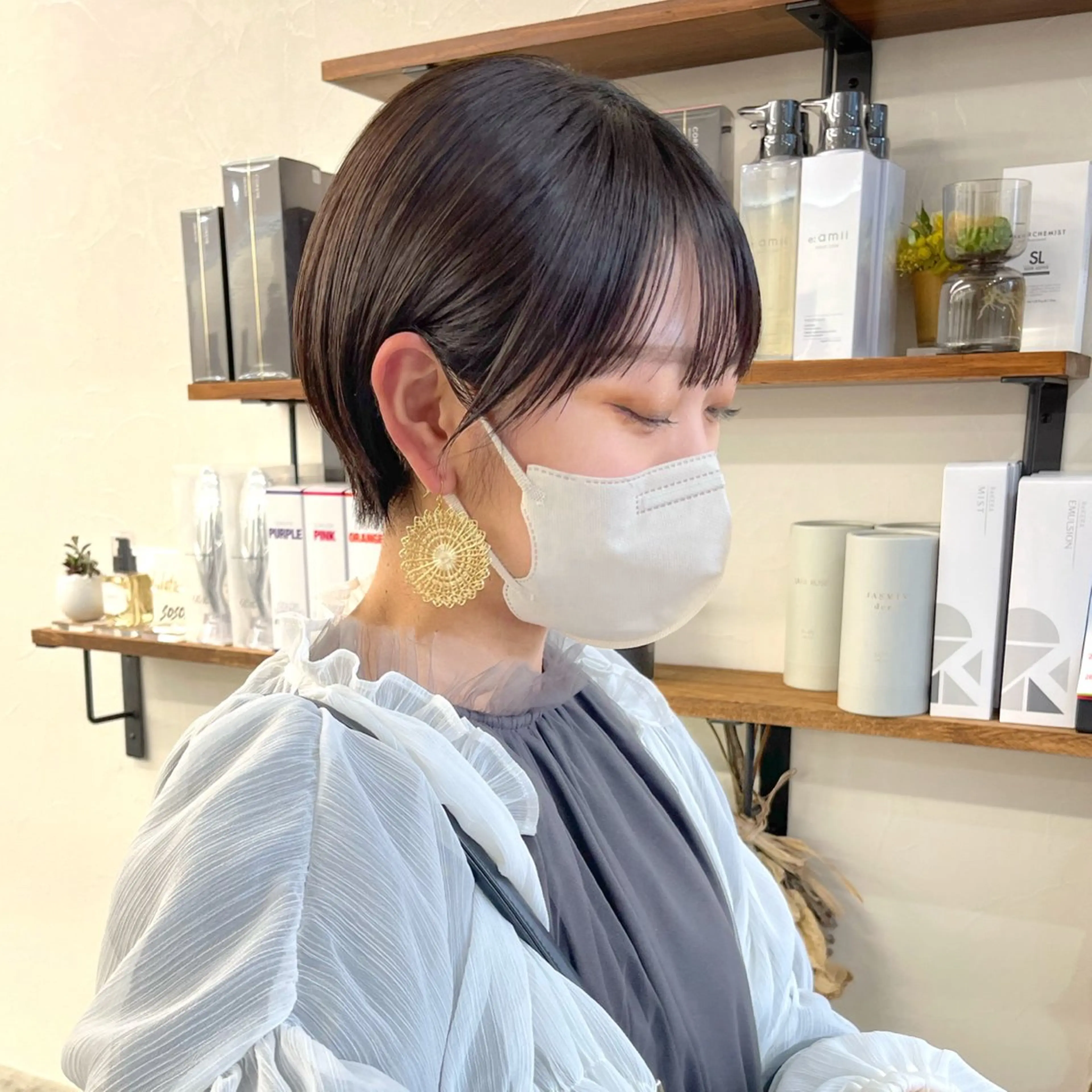 ショート カラー 丸みショート ブリーチ ブリーチなしカラー ボブ レイヤーカット カット ヘアカラー トリートメント 初めてのショート お任せください✂️のヘアスタイル