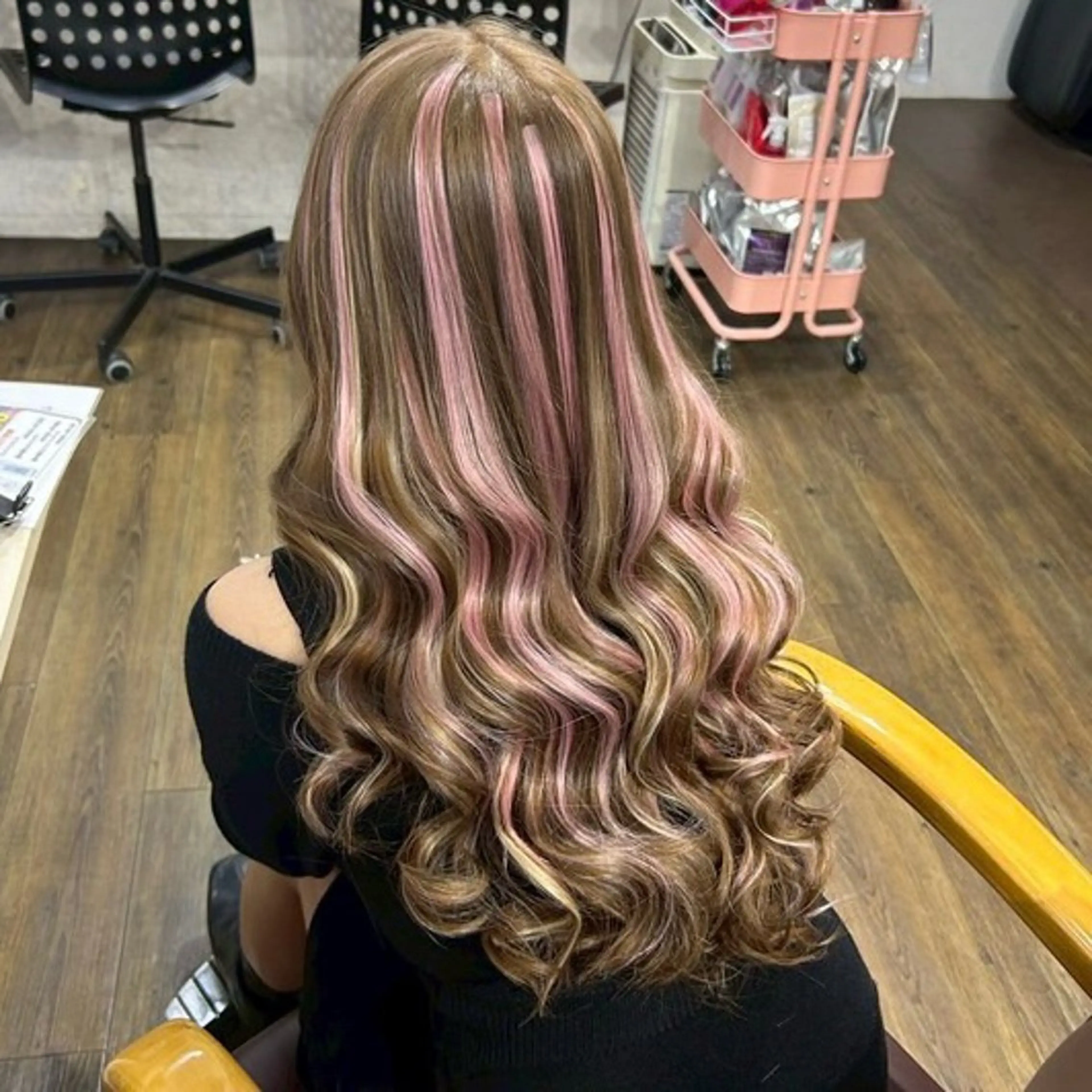 ロング ヘアカラー エクステ ユイ 別府ですのヘアスタイル