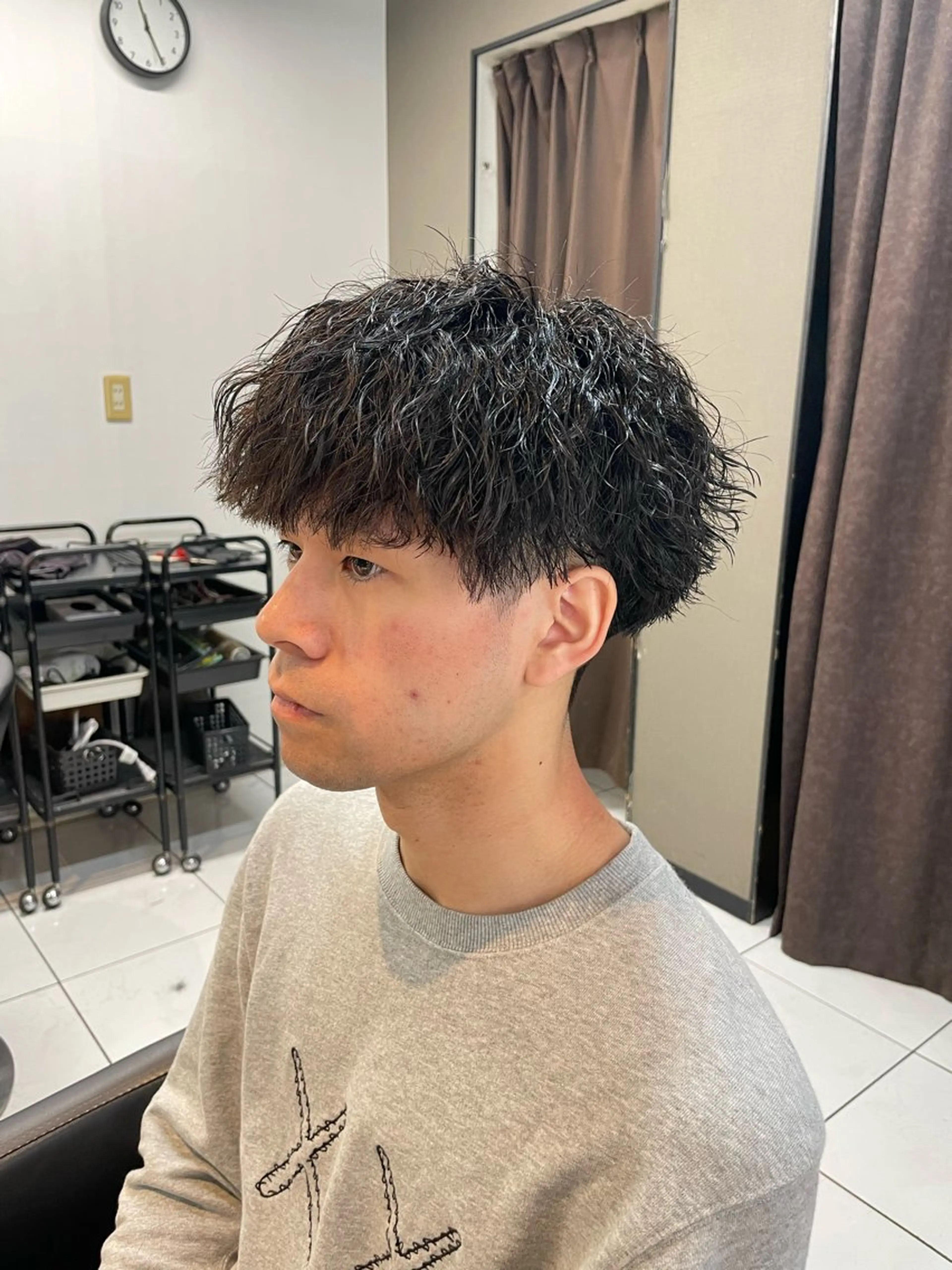 パーマ メンズ アップバング メンズパーマ スパイキーショート メンズツイストパーマ ツイストスパイラルパーマ カット パーマ 🔥お値段以上🔥 メンズ特化たかひろのヘアスタイル