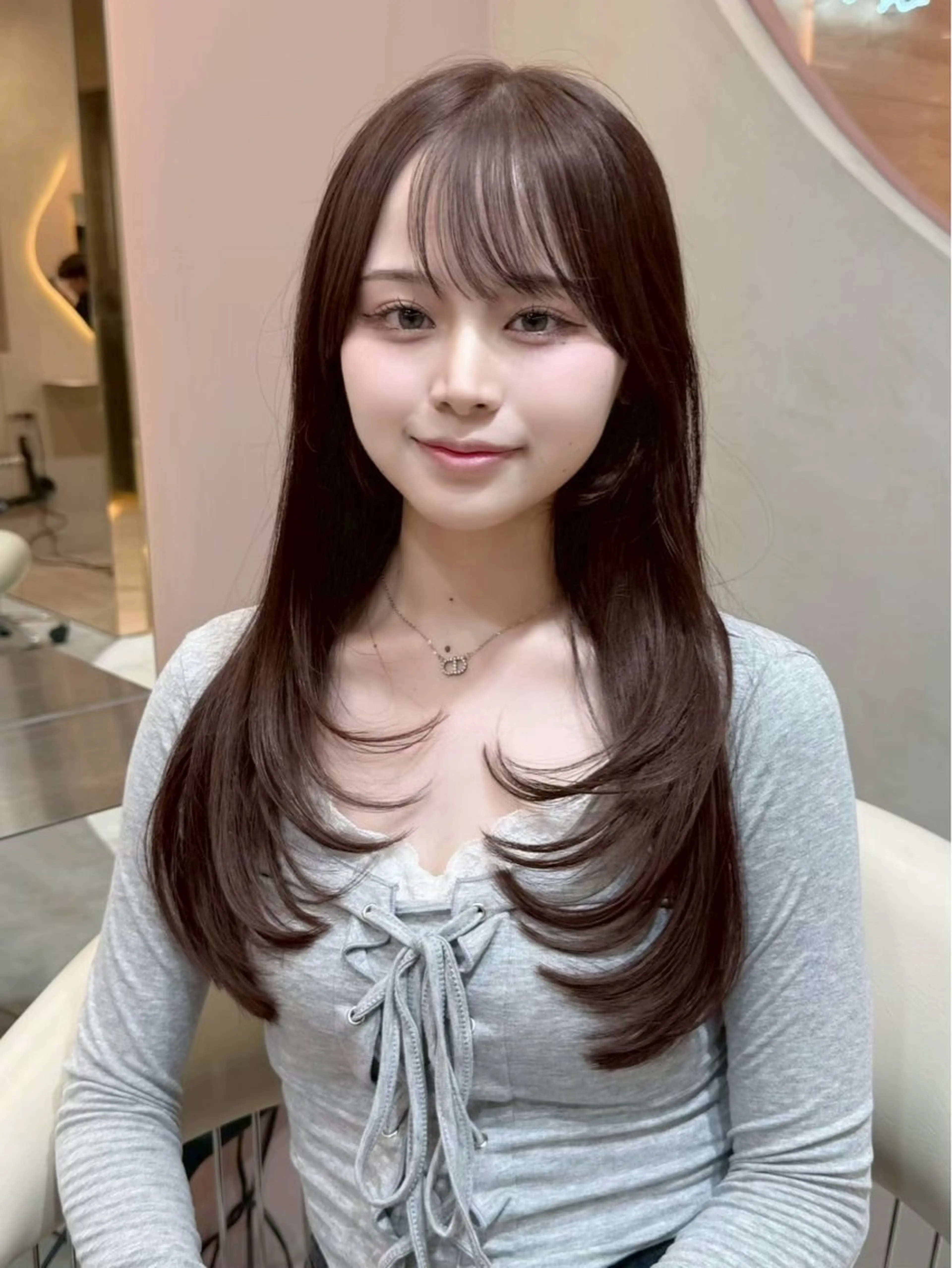 ロング ヘアアレンジ 顔まわりレイヤー レイヤーカット 小顔カット 縮毛矯正 トリートメント 美髪矯正🫧/ 吉田こうすけのヘアスタイル