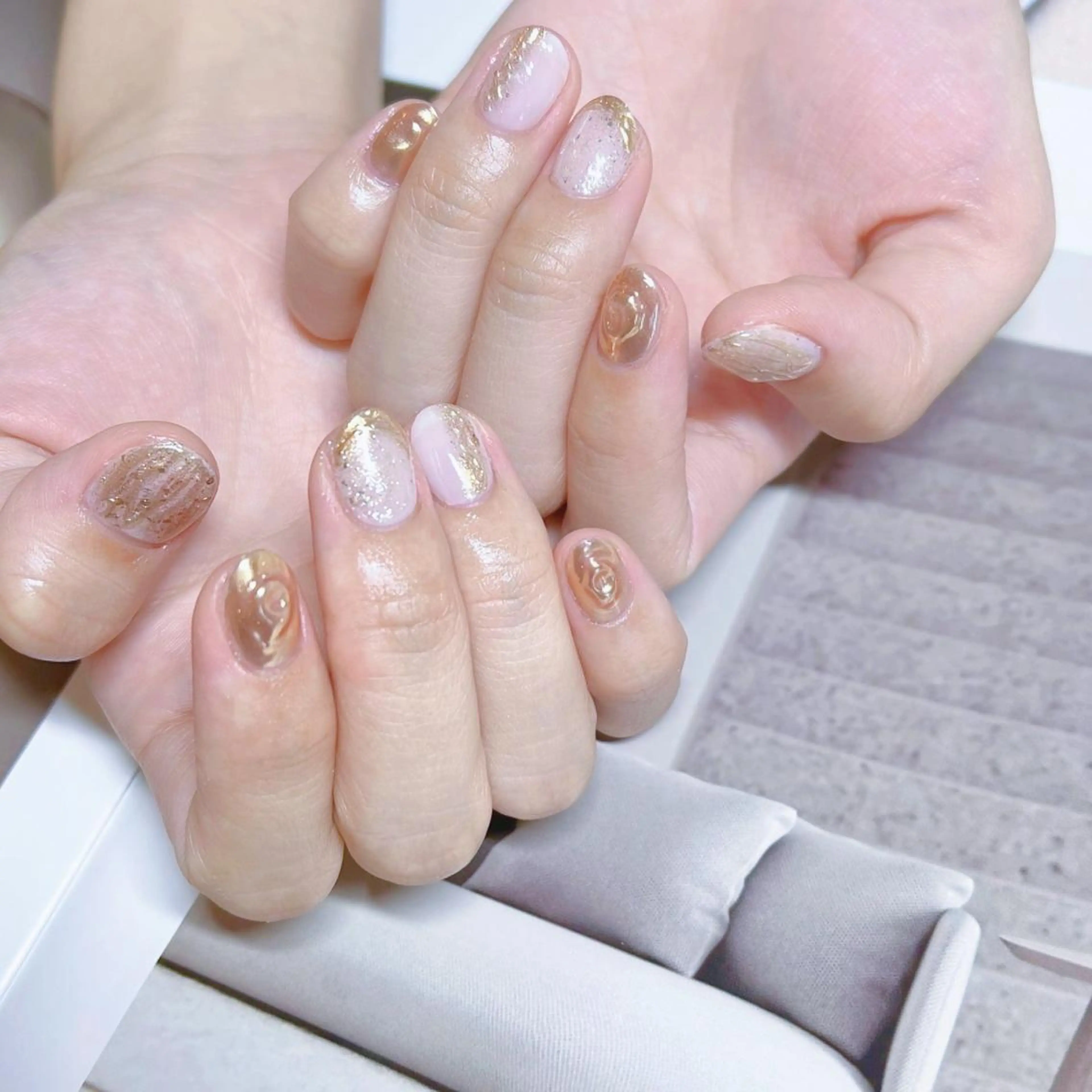 ネイル オーロラネイル フットネイル フレンチネイル ジェルネイル 韓国ネイル ハンドネイル ハンドケア 【ENサロン】 Rei🎀Nailのネイルデザイン