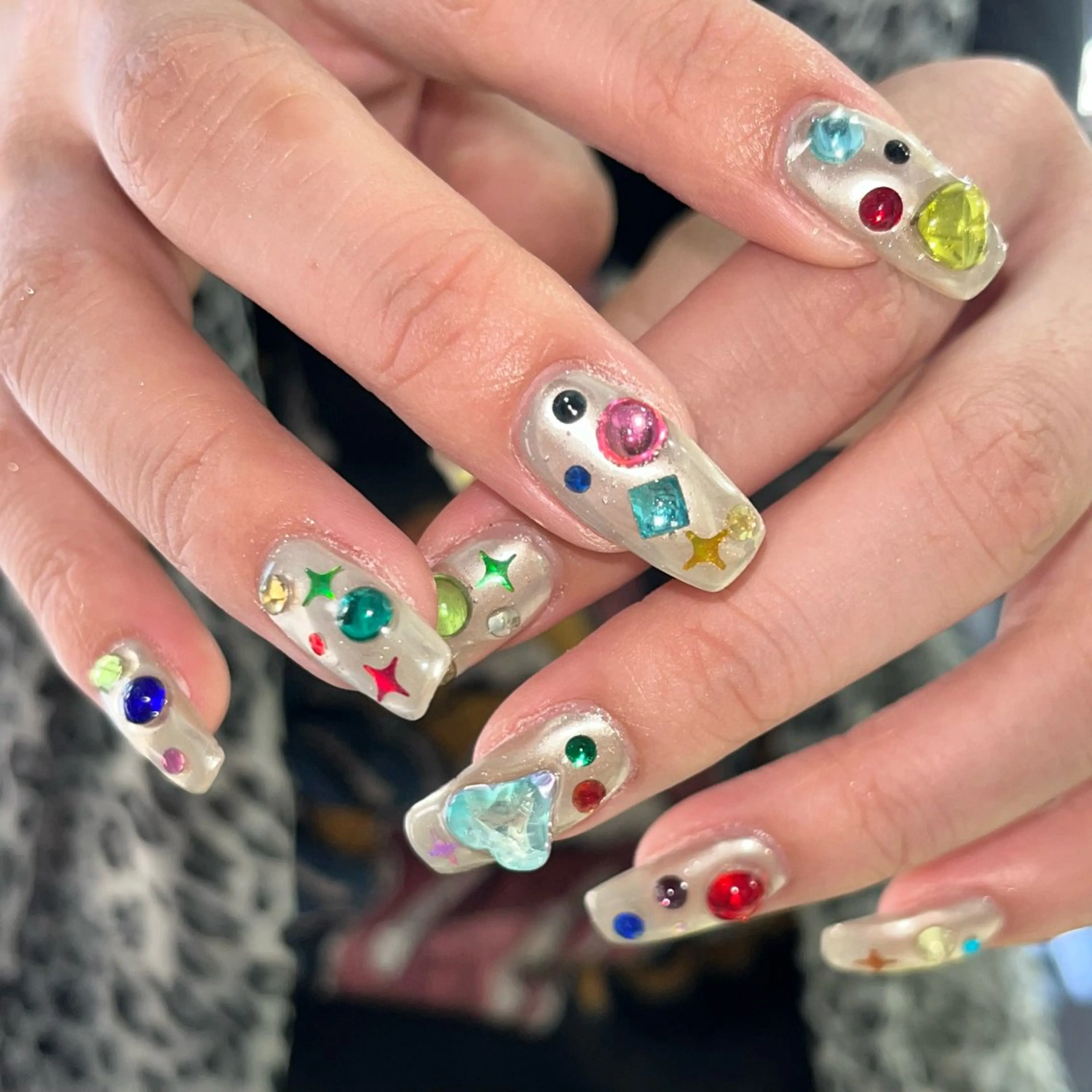 ネイル ハンドネイル 🪐富島彩夏 /海外nail🪐のネイルデザイン