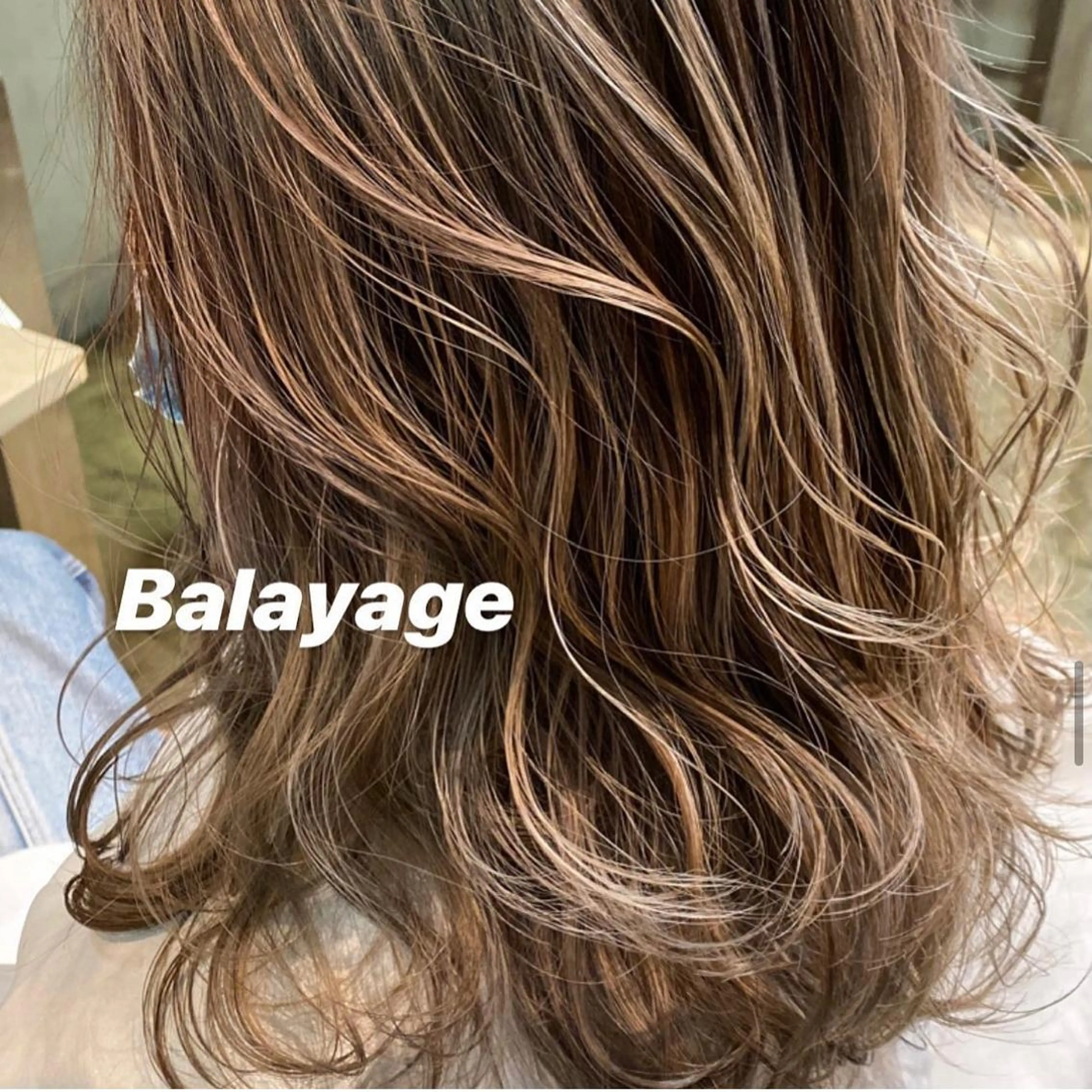 ミディアム カラー レイヤーカット 会社OKなのに、 ちゃんと可愛い🤎のヘアスタイル