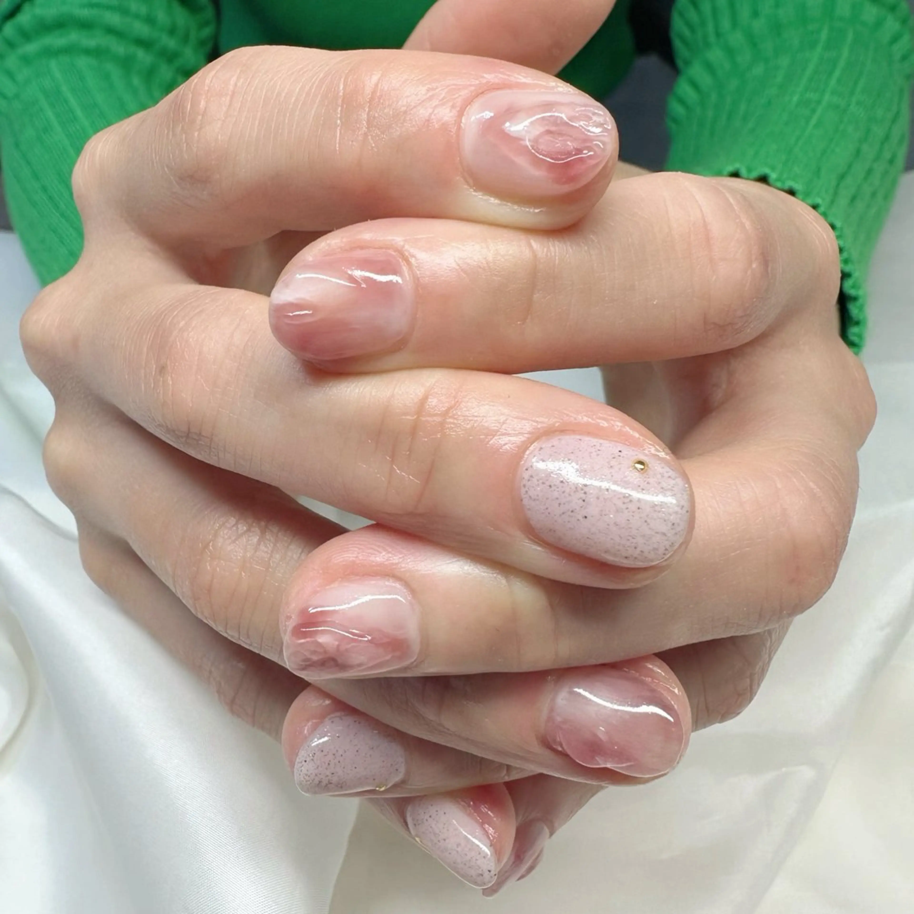 ネイル ジェルネイル 氷ネイル・うるうるネイル 韓国ネイル ニュアンスネイル ピンク 🪞KAPE NAIL 🪞のネイルデザイン