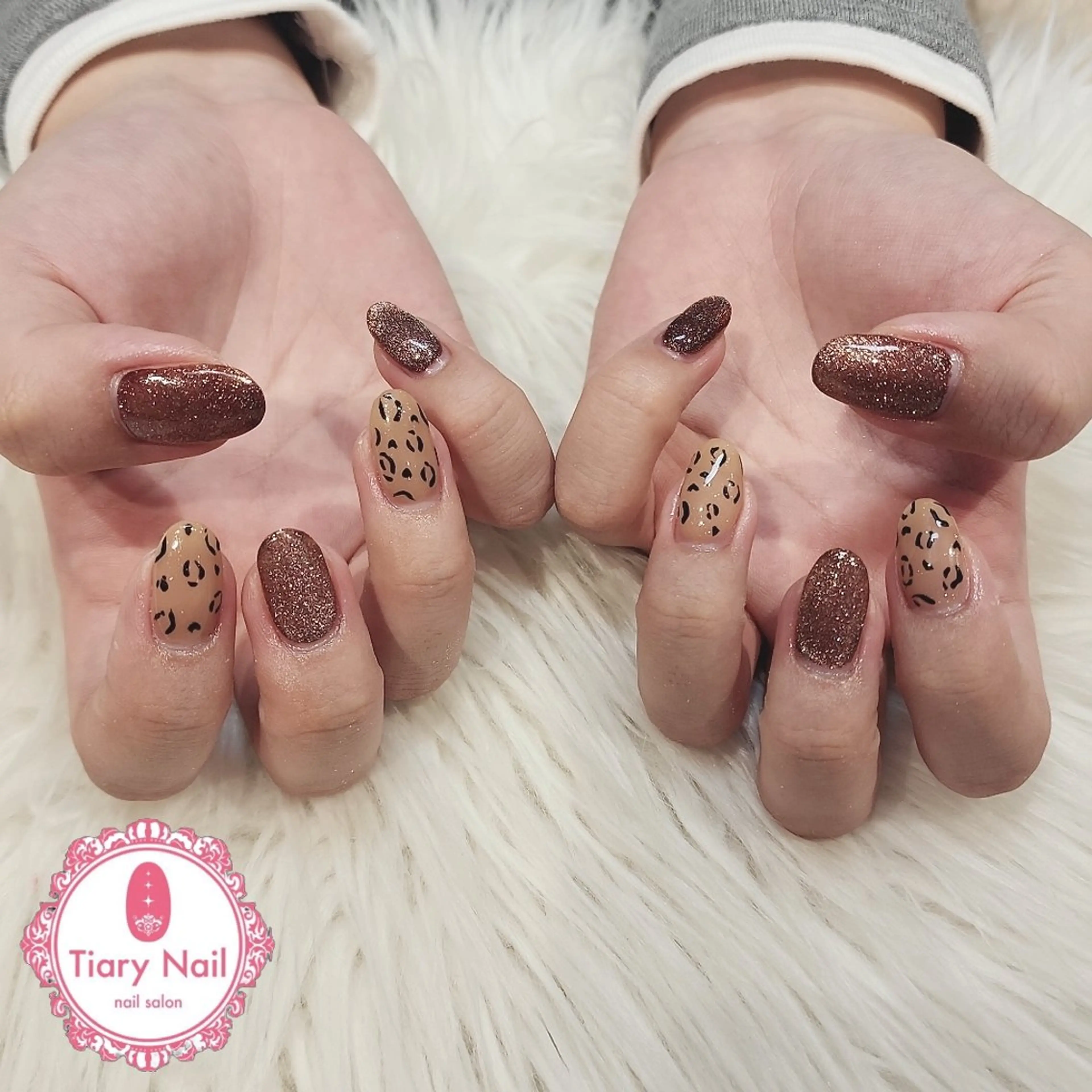 ネイル 💙🤍Tiary M🤍💙のネイルデザイン