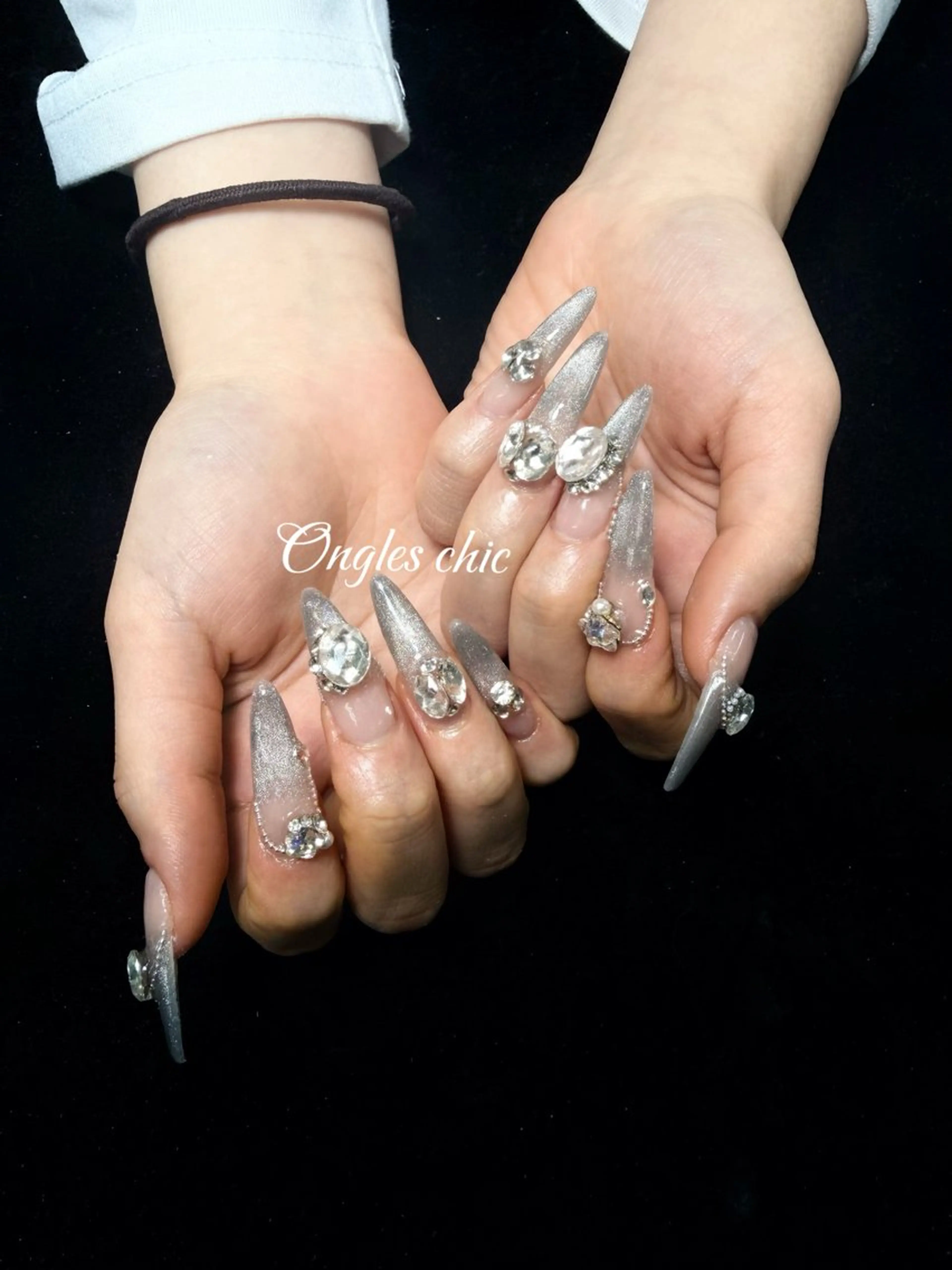 ネイル ハンドネイル ongles chicのネイルデザイン